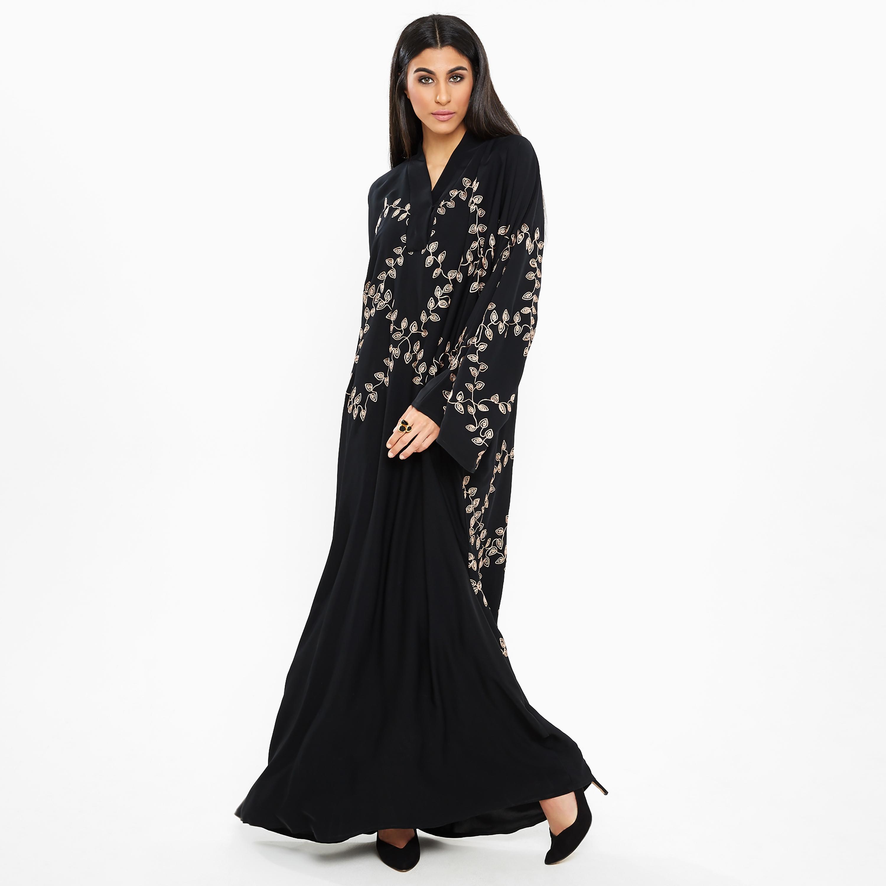 عباية نسائية نيدا مع حجاب وتطريز كروشيه باللون الأسود بأكمام واسعة من نخبه-women-arabicclothing-abayas-image-2