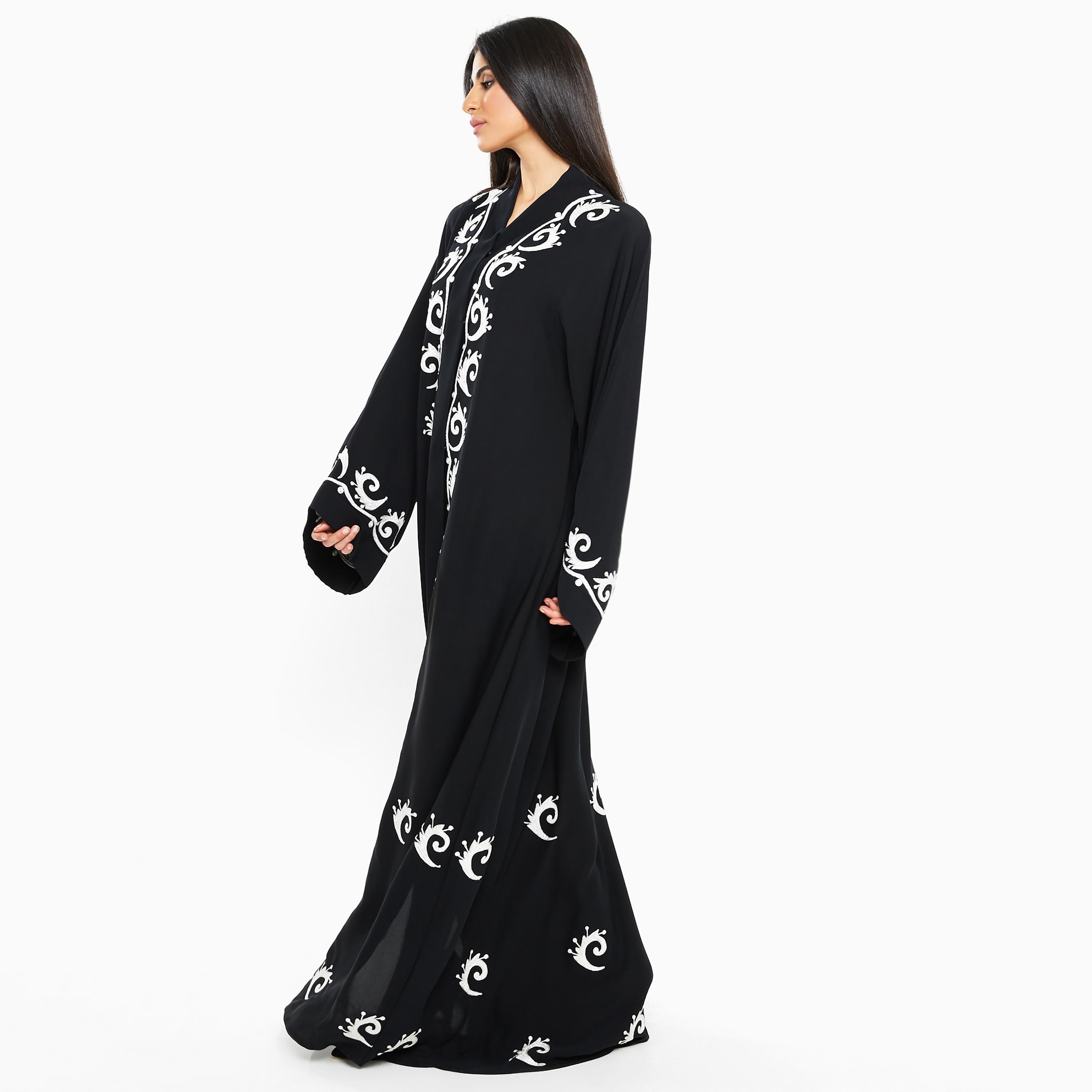 عباية نسائية نيدا سوداء بأكمام واسعة مطرزة ومزخرفة بالحجاب من نخبه-women-arabicclothing-abayas-image-2