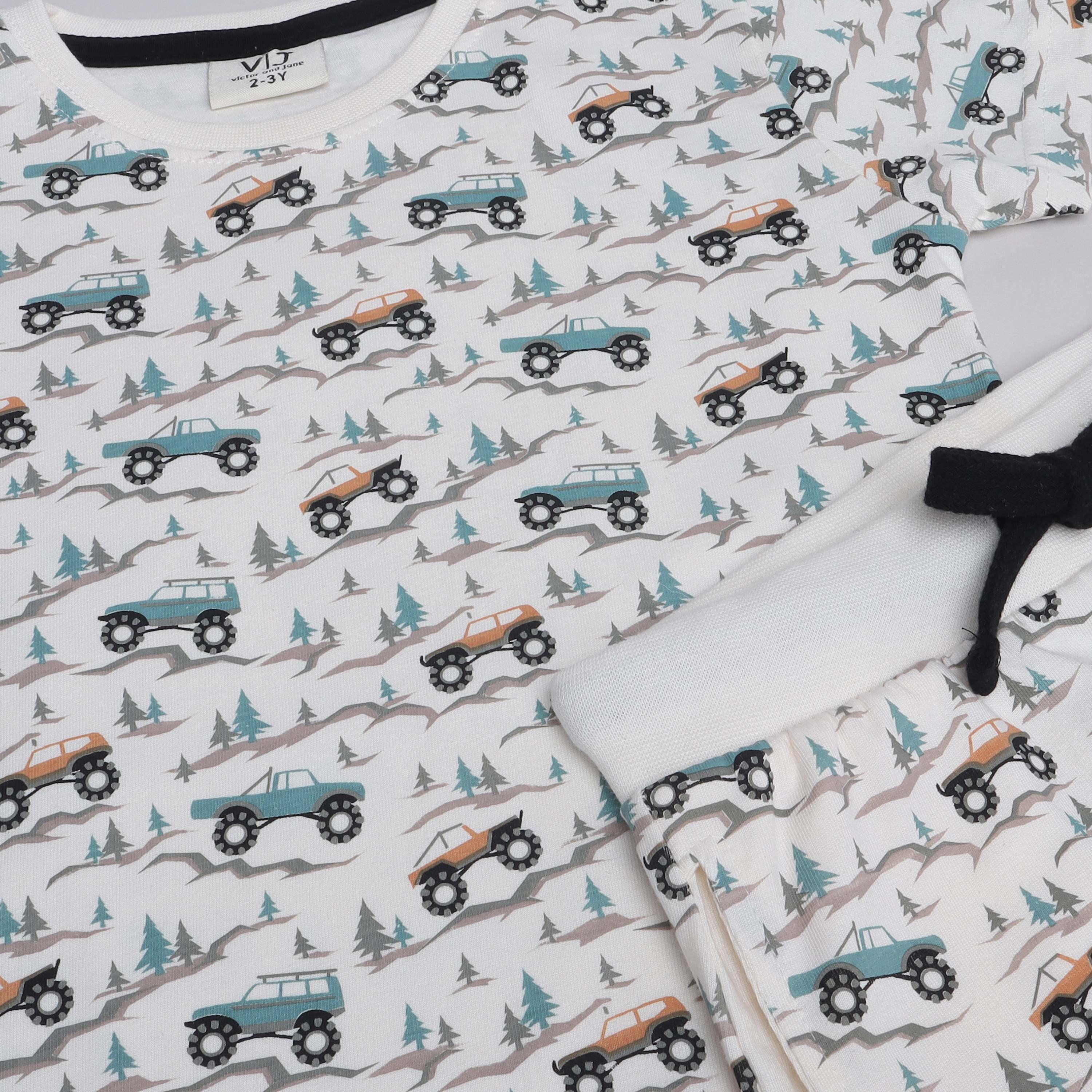 تي شيرت مطبوع بأكمام قصيرة مكون من قطعتين مع بنطال رياضي من فيكتور اند جين-boys-clothing-nightwear-image-2