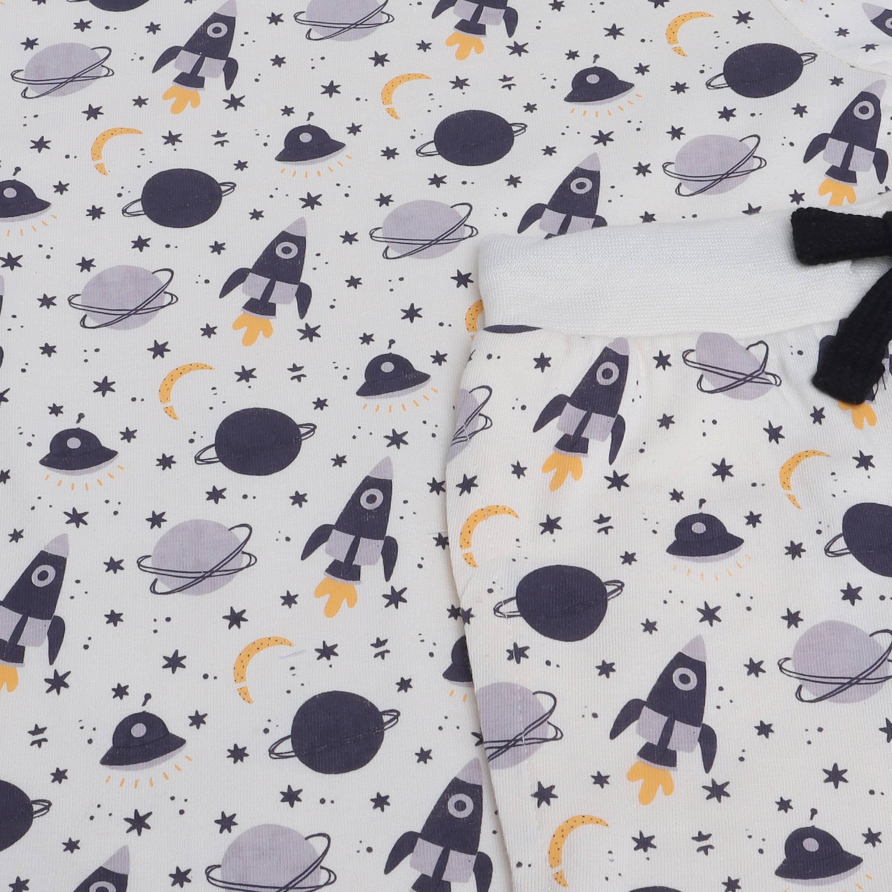 تي شيرت مطبوع بأكمام قصيرة مكون من قطعتين مع شورت من فيكتور اند جين-boys-clothing-nightwear-image-4