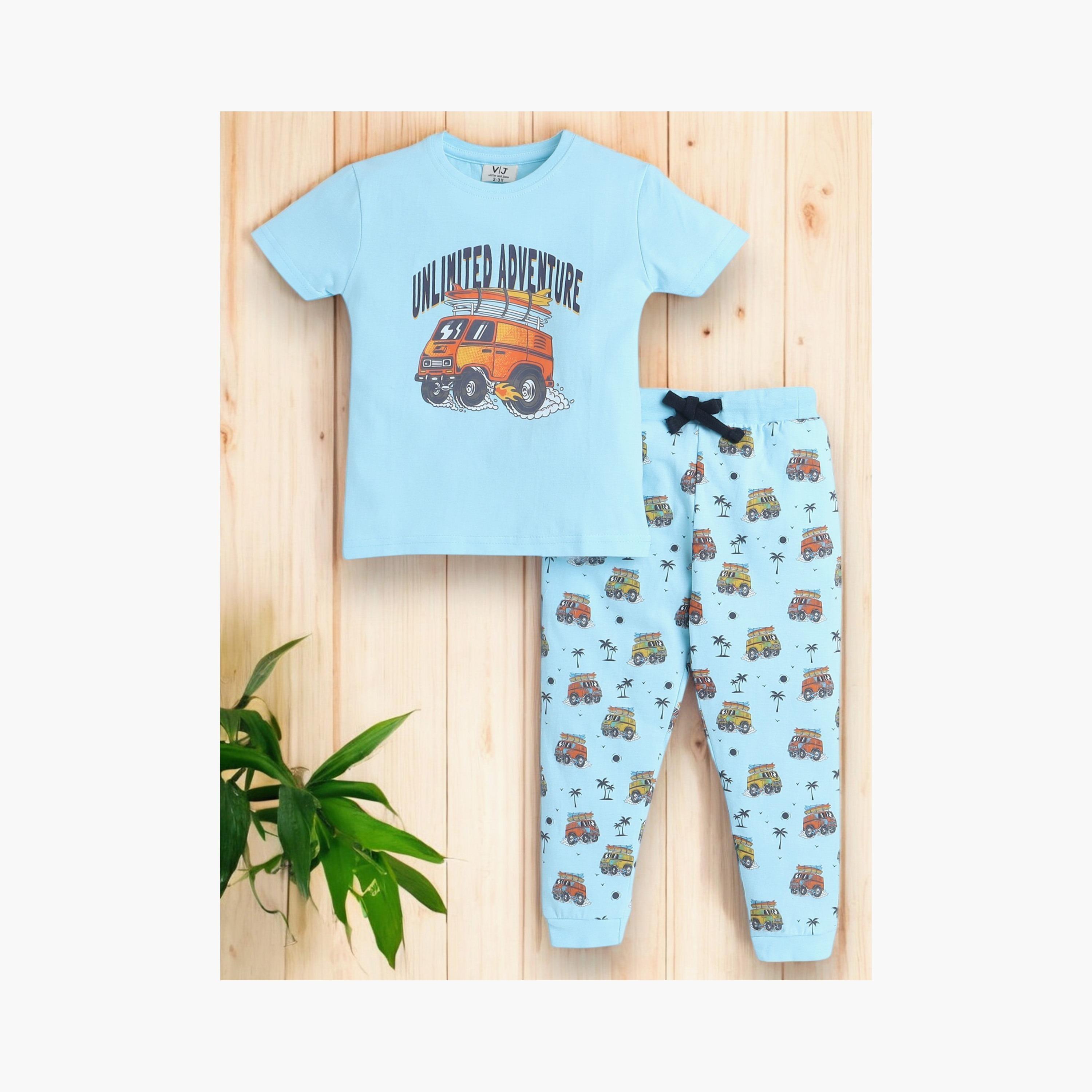 تي شيرت مطبوع بأكمام قصيرة مكون من قطعتين مع بنطال رياضي من فيكتور اند جين-boys-clothing-nightwear-image-5