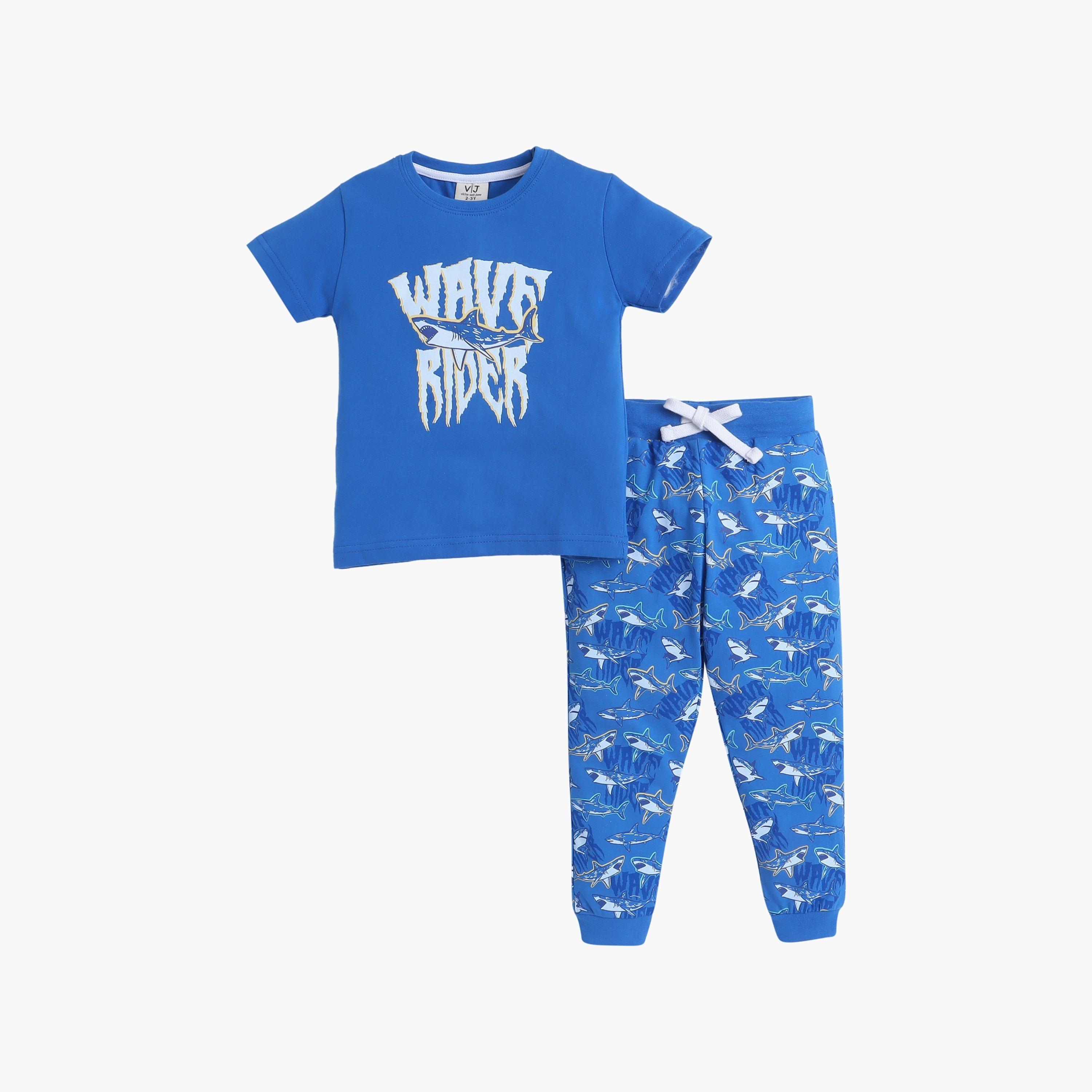 تي شيرت مطبوع بأكمام قصيرة مكون من قطعتين مع بنطال رياضي من فيكتور اند جين-boys-clothing-nightwear-image-1