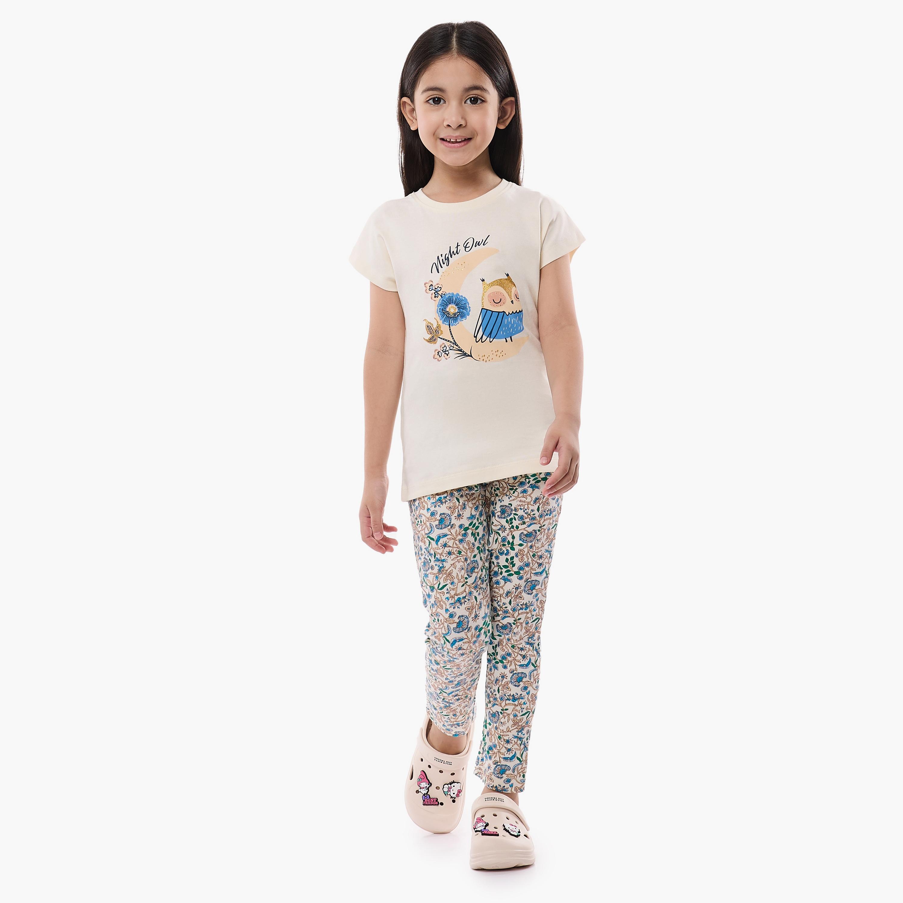 تي شيرت مطبوع بأكمام قصيرة مع بيجاما من قطعتين من فيكتور اند جين-girls-clothing-nightwear-image-5