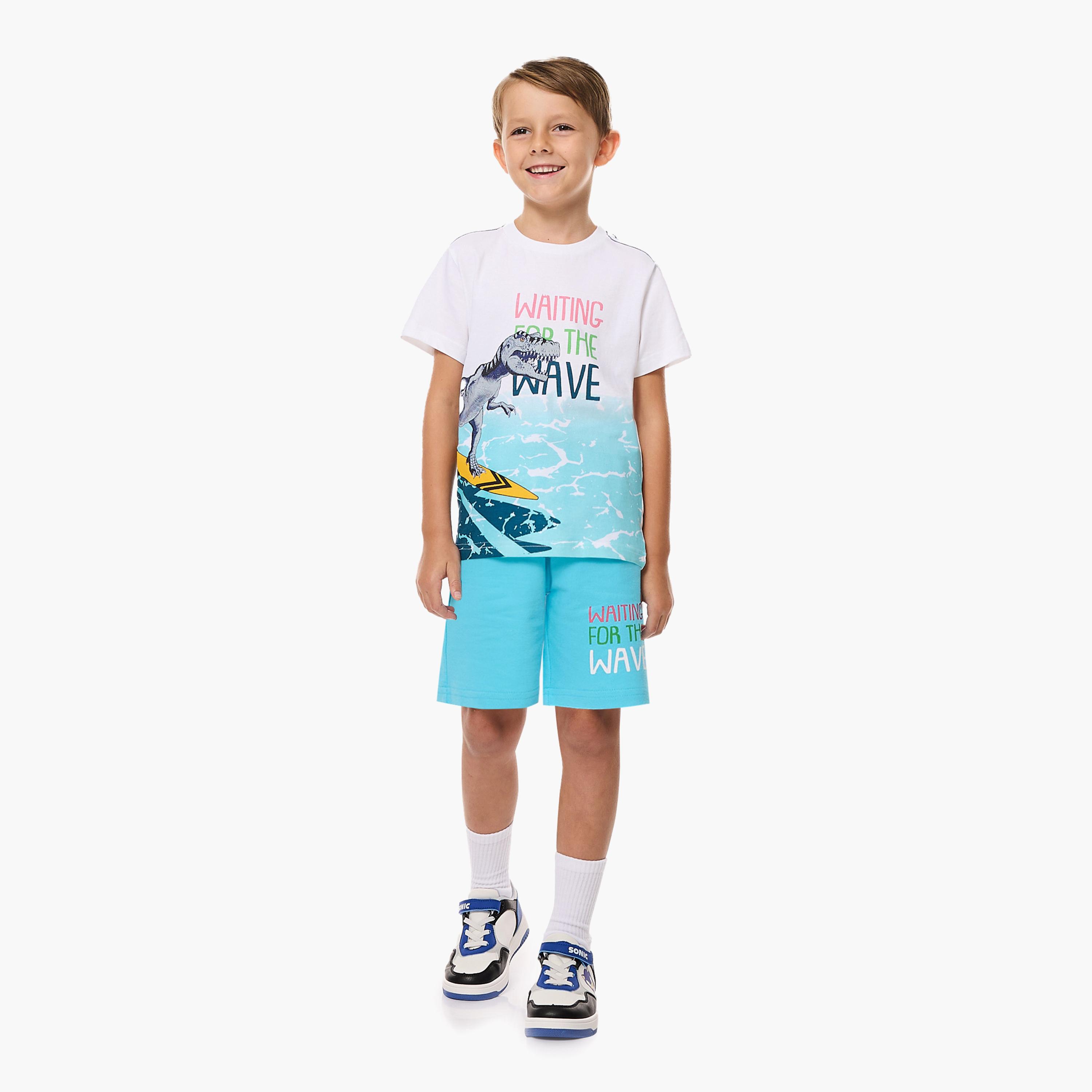 تي شيرت مطبوع بأكمام قصيرة مع شورت من قطعتين من فيكتور اند جين-boys-clothing-setsandcoords-image-1