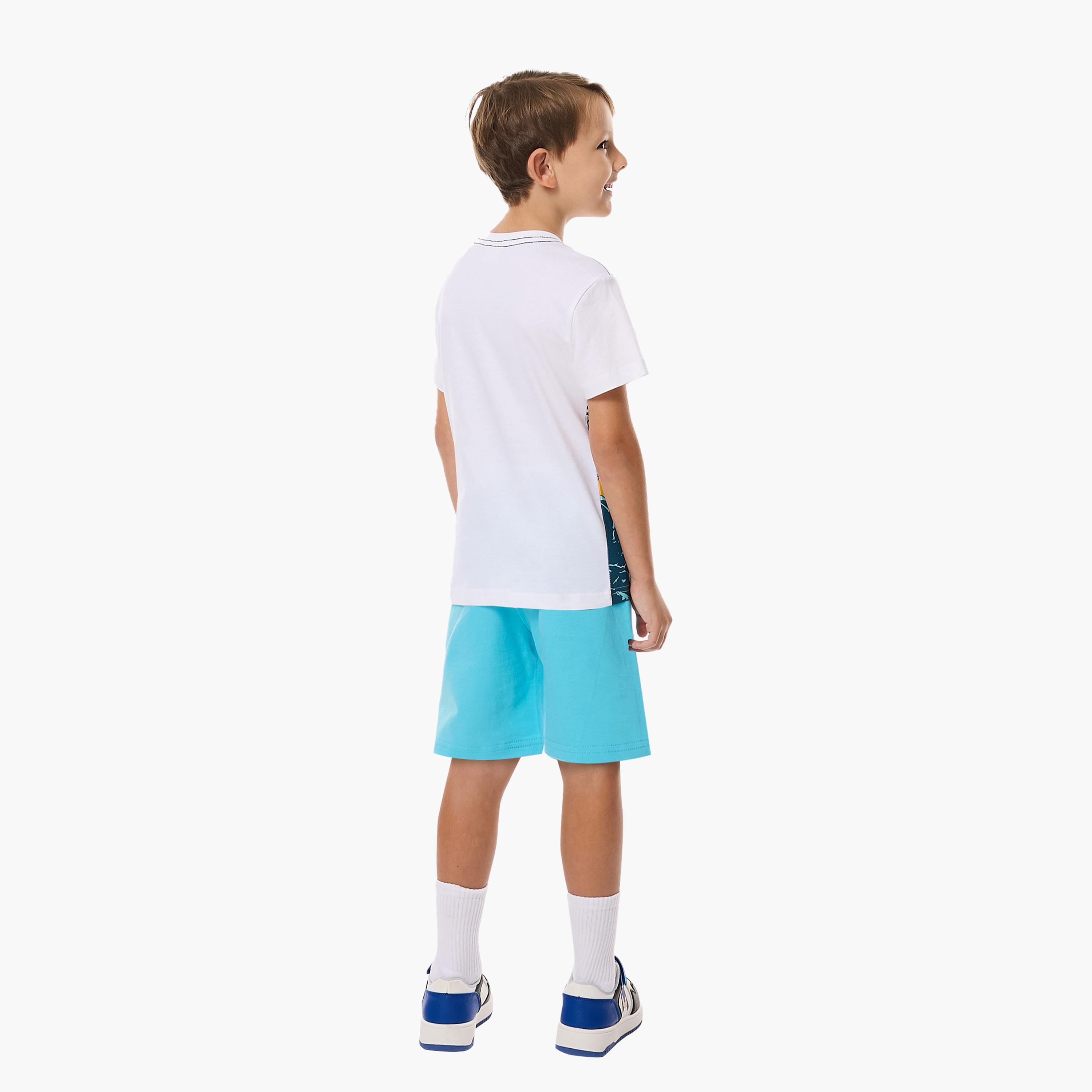 تي شيرت مطبوع بأكمام قصيرة مع شورت من قطعتين من فيكتور اند جين-boys-clothing-setsandcoords-image-2