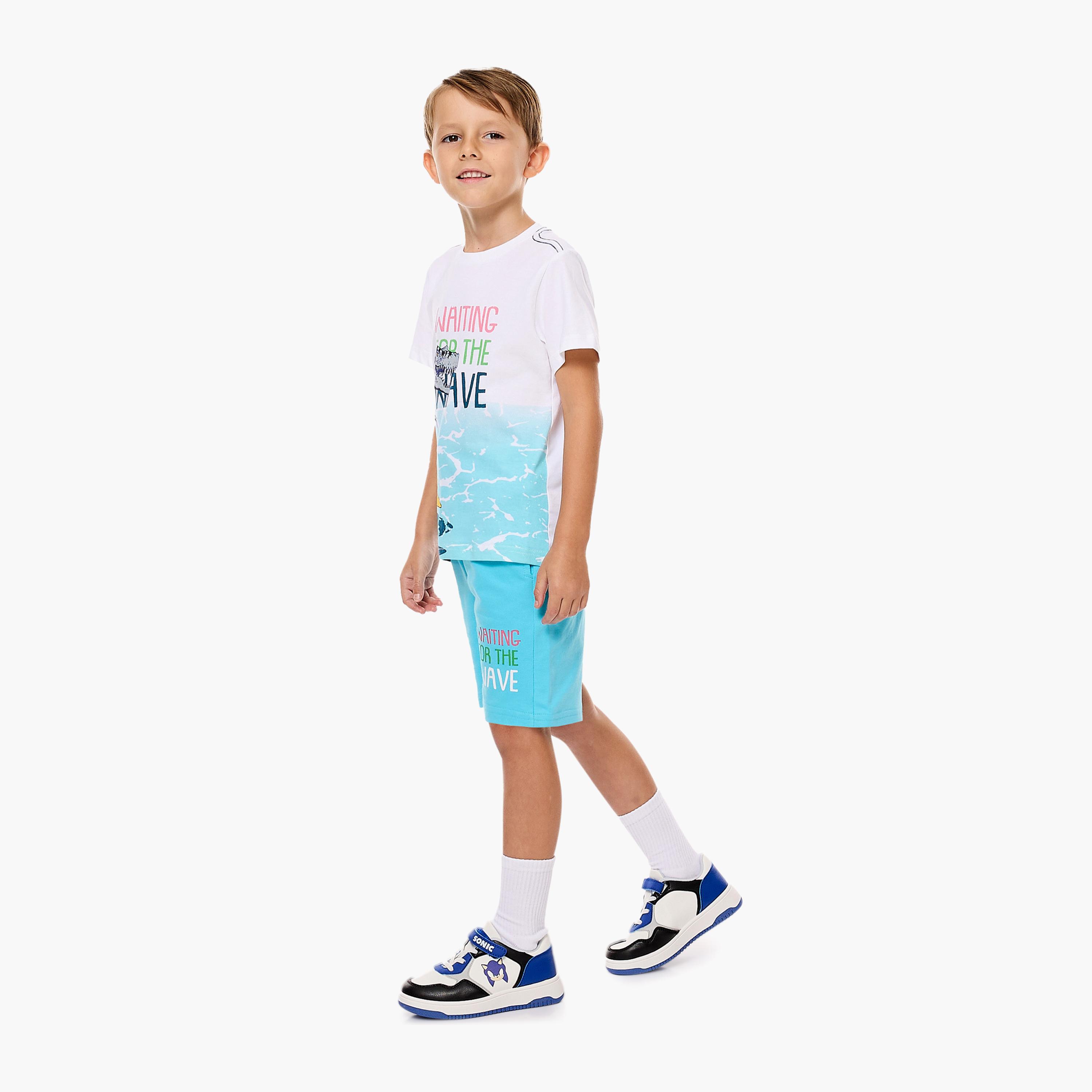 تي شيرت مطبوع بأكمام قصيرة مع شورت من قطعتين من فيكتور اند جين-boys-clothing-setsandcoords-image-5
