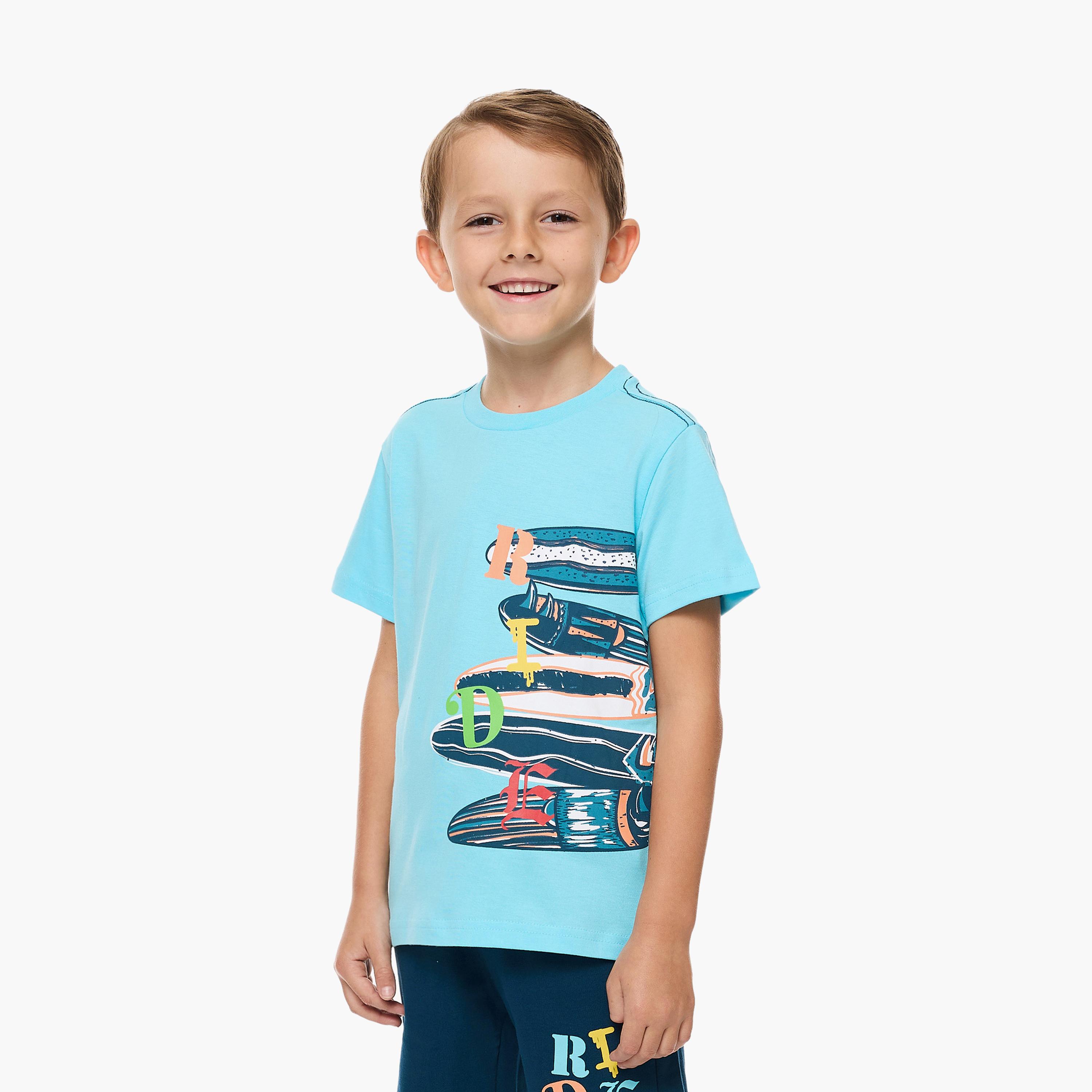 تي شيرت مطبوع بأكمام قصيرة مع شورت من قطعتين من فيكتور اند جين-boys-clothing-setsandcoords-image-3