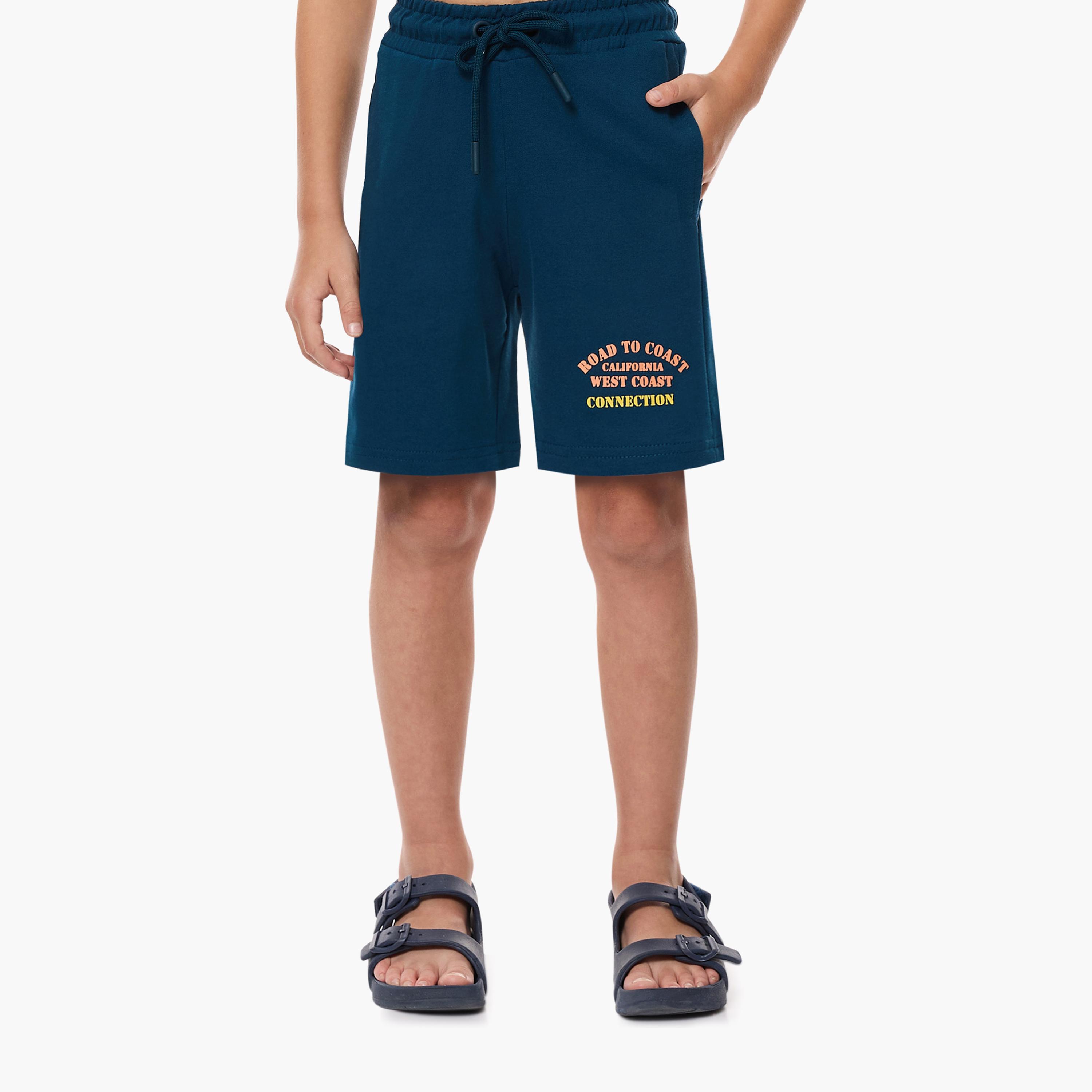 تي شيرت مطبوع بأكمام قصيرة مع شورت من قطعتين من فيكتور اند جين-boys-clothing-setsandcoords-image-4