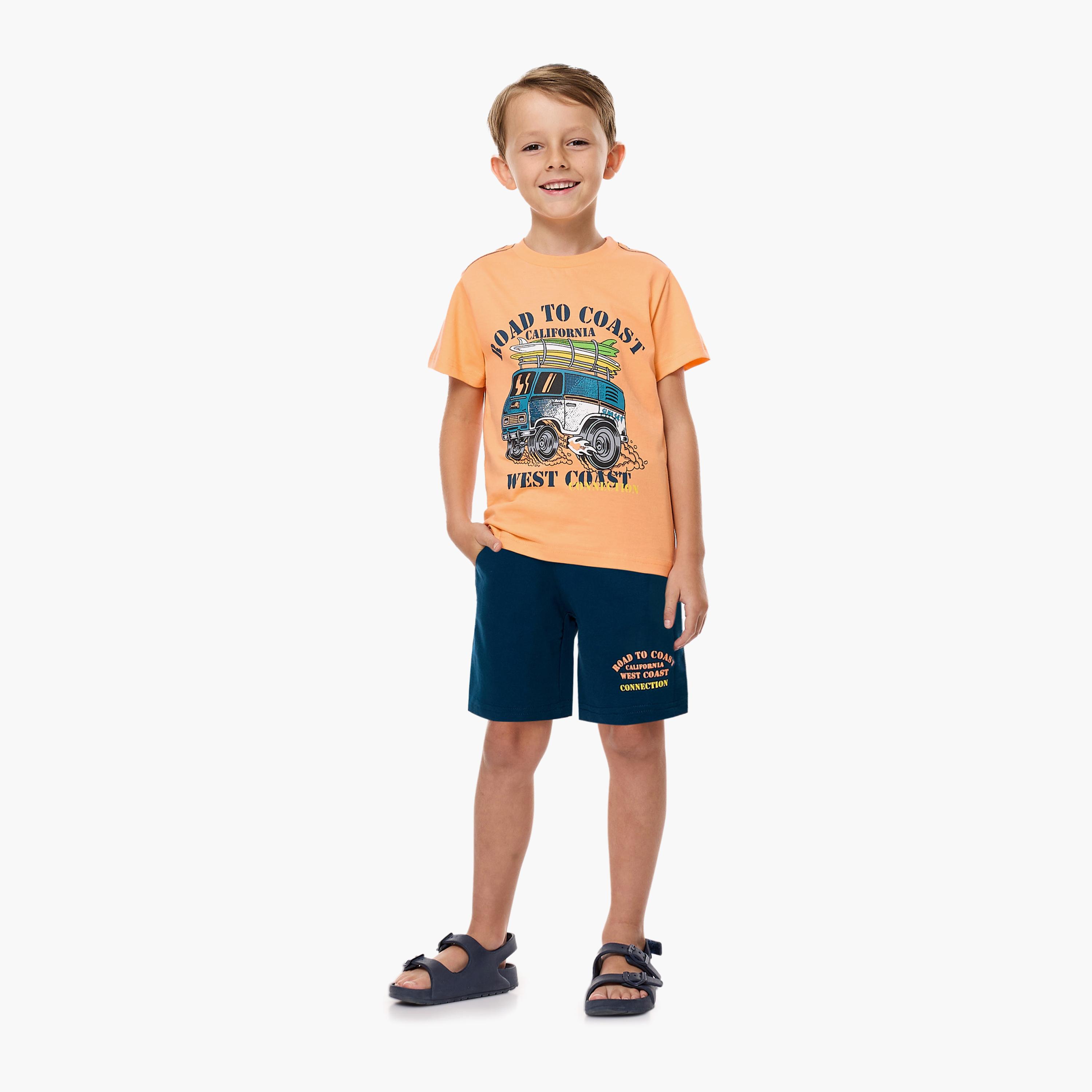 تي شيرت مطبوع بأكمام قصيرة مع شورت من قطعتين من فيكتور اند جين-boys-clothing-setsandcoords-image-5