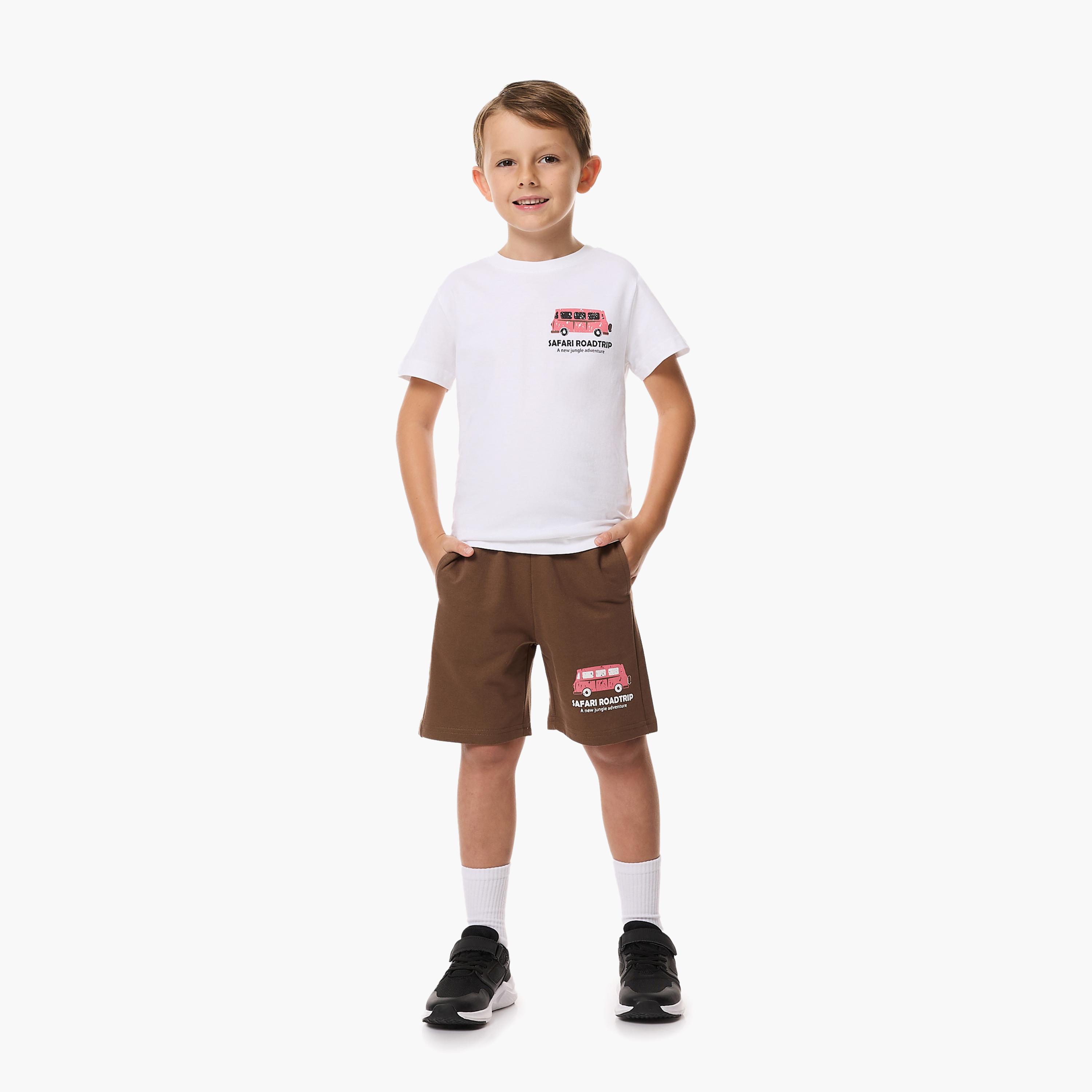 تي شيرت مطبوع بأكمام قصيرة مع شورت من قطعتين من فيكتور اند جين-boys-clothing-setsandcoords-image-1