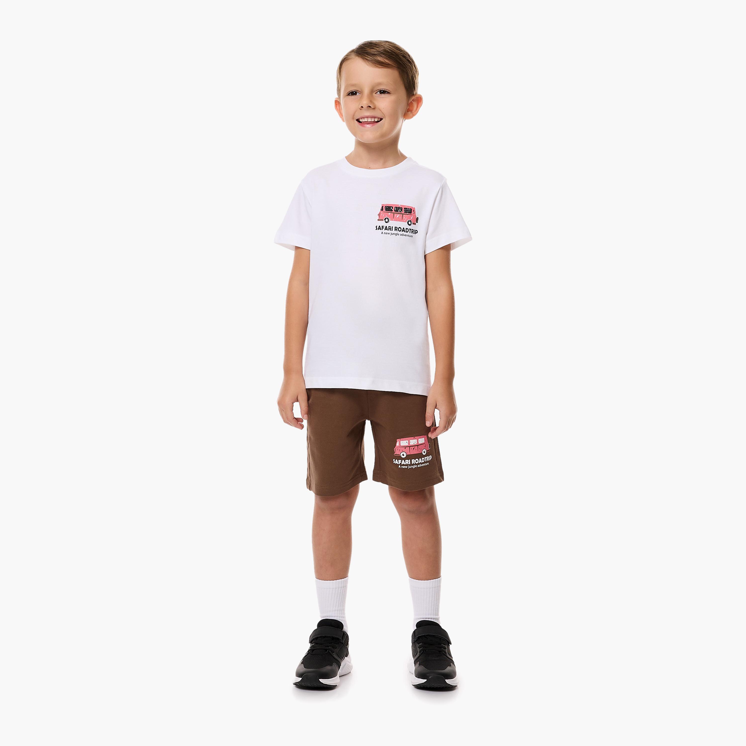 تي شيرت مطبوع بأكمام قصيرة مع شورت من قطعتين من فيكتور اند جين-boys-clothing-setsandcoords-image-4