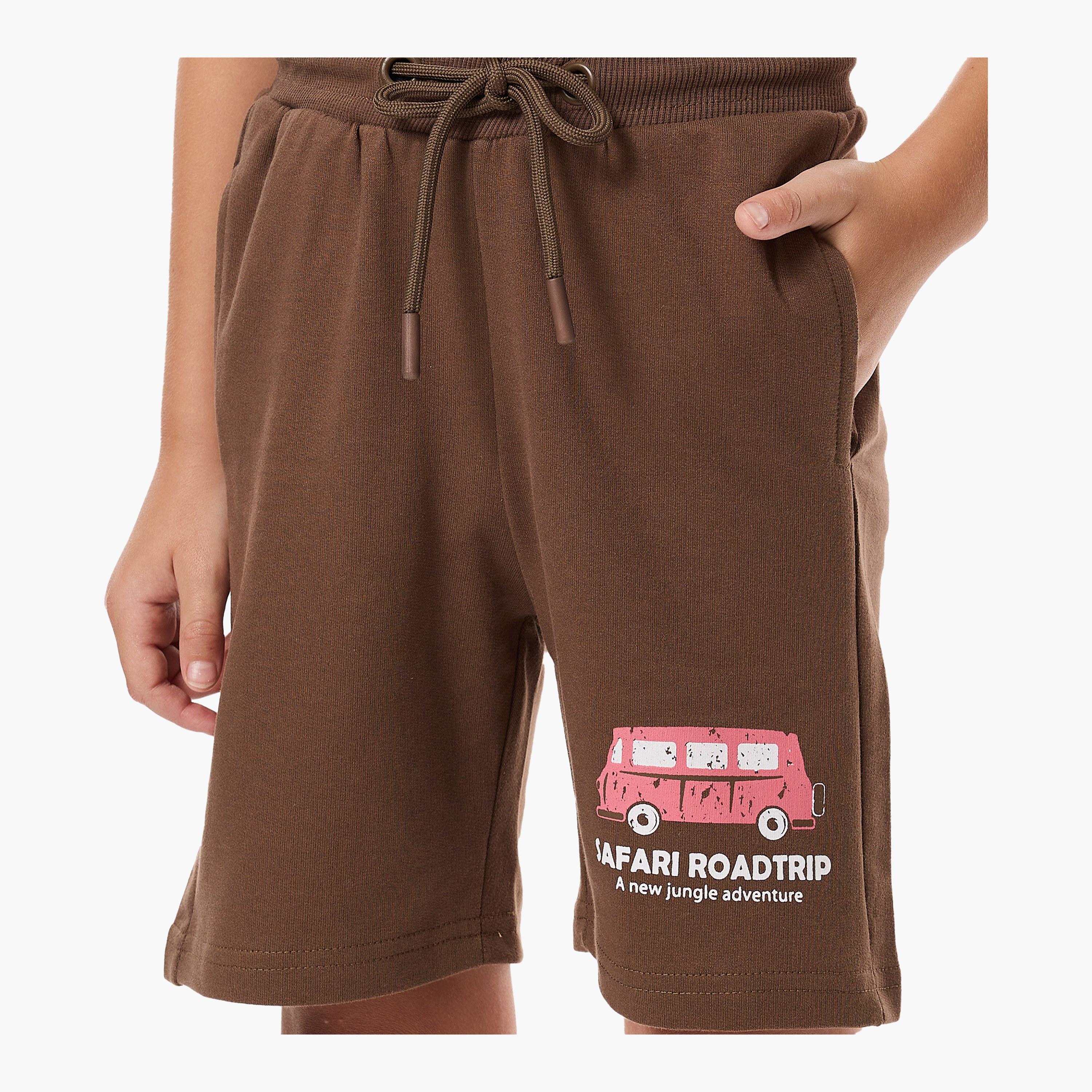 تي شيرت مطبوع بأكمام قصيرة مع شورت من قطعتين من فيكتور اند جين-boys-clothing-setsandcoords-image-6