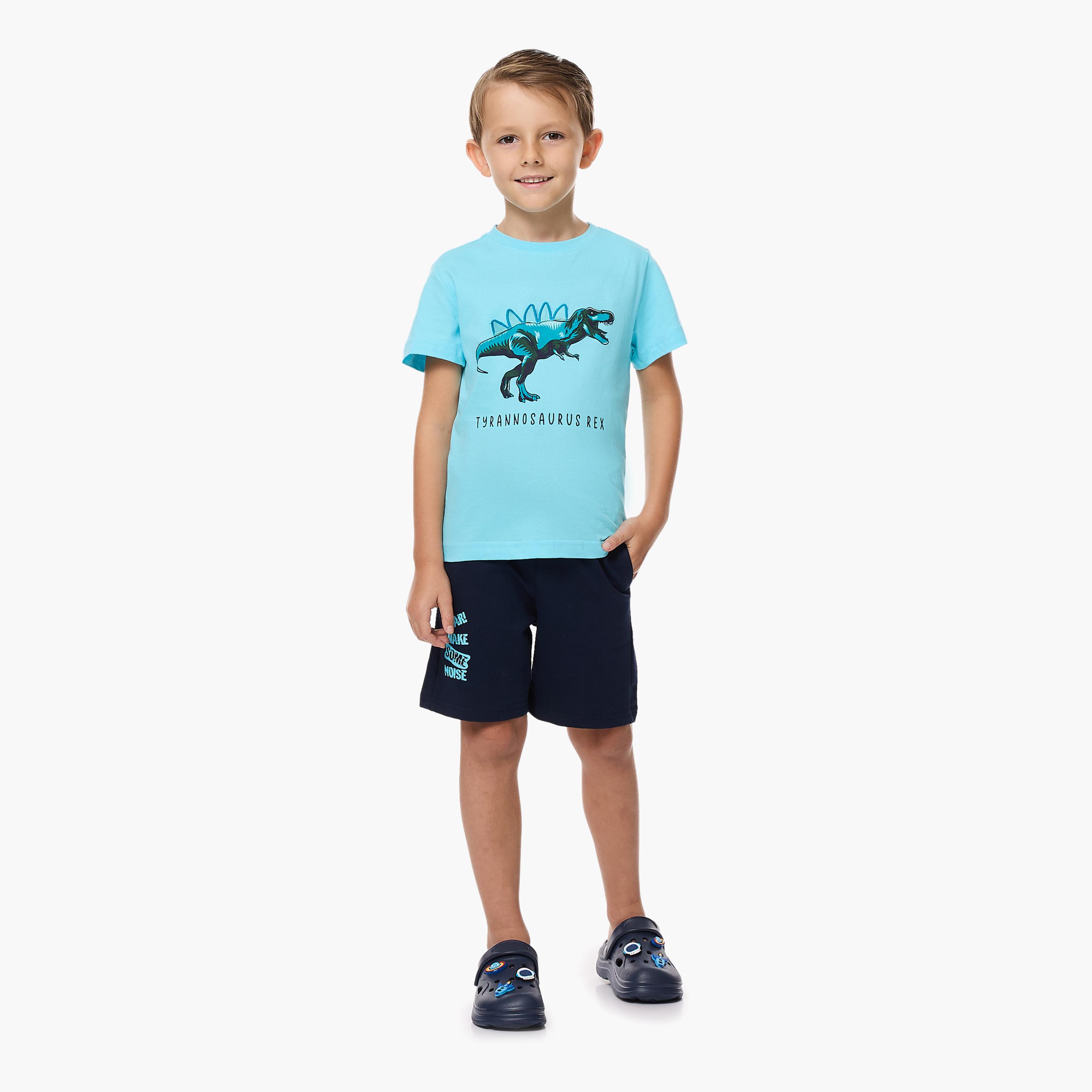 تي شيرت مطبوع بأكمام قصيرة مع شورت من قطعتين من فيكتور اند جين-boys-clothing-setsandcoords-image-1