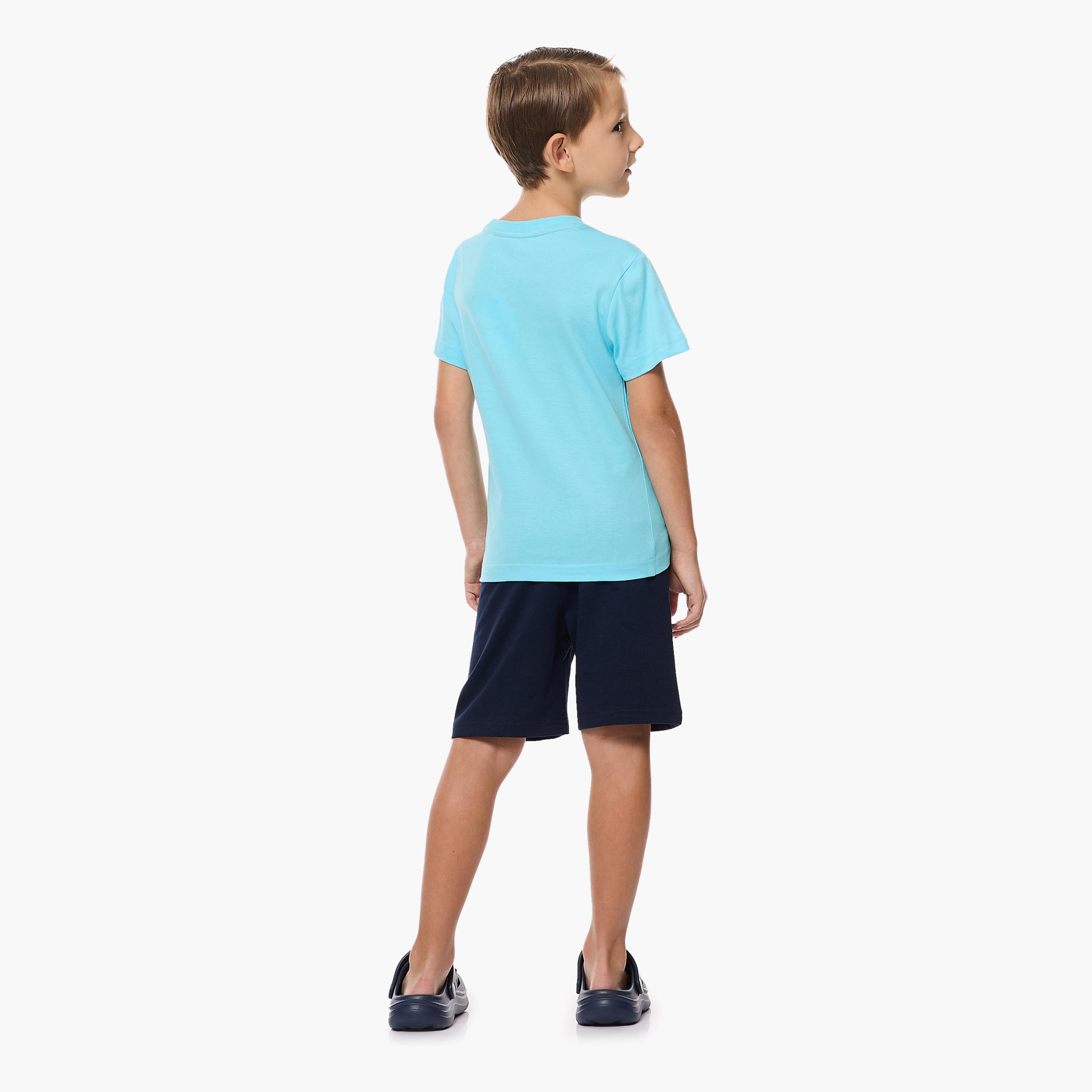 تي شيرت مطبوع بأكمام قصيرة مع شورت من قطعتين من فيكتور اند جين-boys-clothing-setsandcoords-image-2