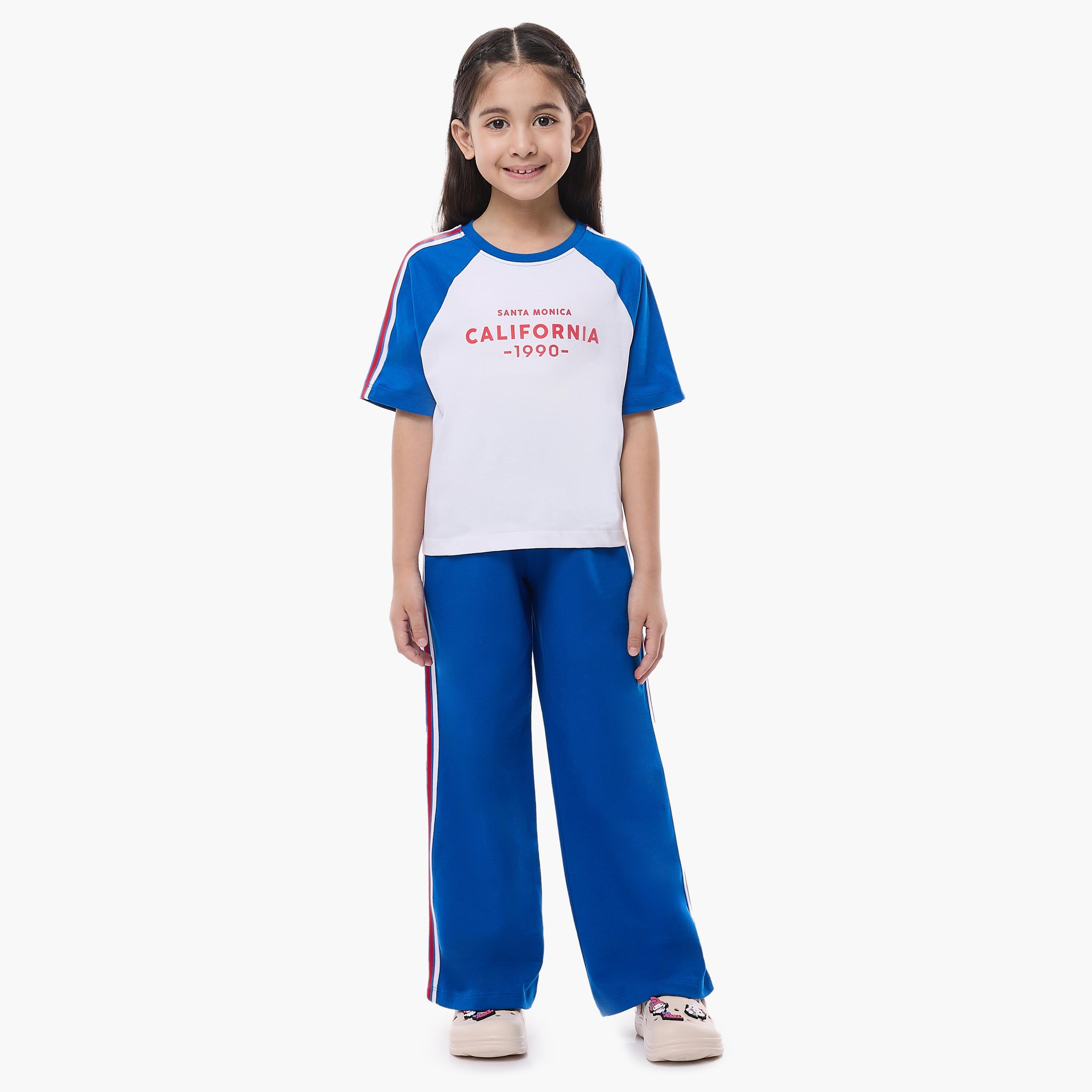 تي شيرت مطبوع بأكمام قصيرة مع بنطلون من قطعتين من فيكتور اند جين-girls-clothing-setsandcoords-image-6