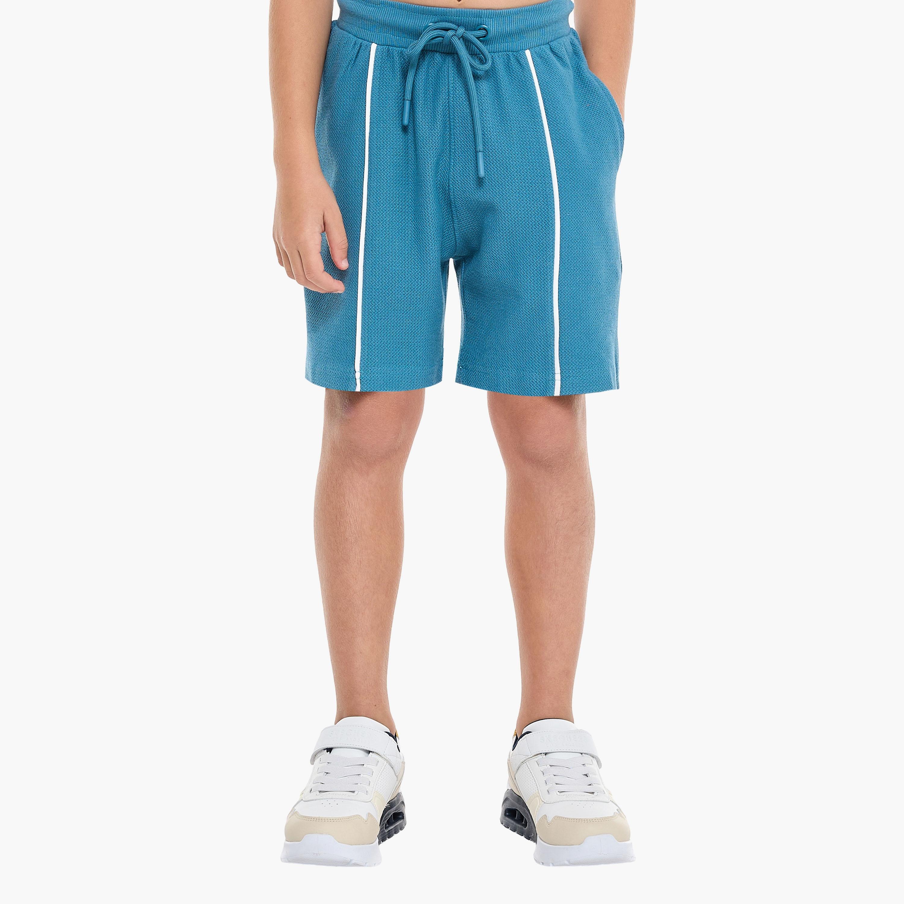 تي شيرت سادة بأكمام قصيرة مع شورت من قطعتين من فيكتور اند جين-boys-clothing-setsandcoords-image-5