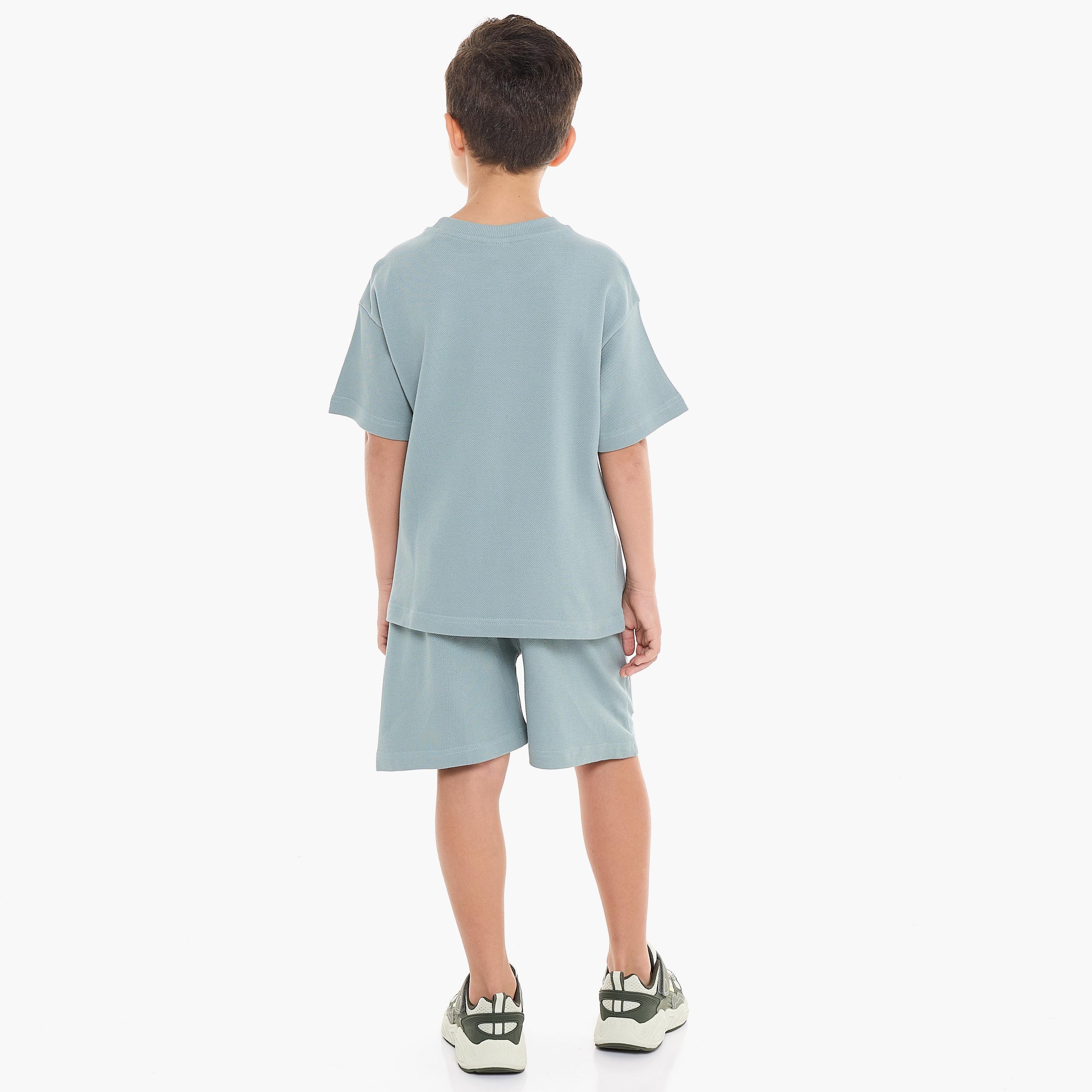 تي شيرت سادة بأكمام قصيرة مع شورت من قطعتين من فيكتور اند جين-boys-clothing-setsandcoords-image-2