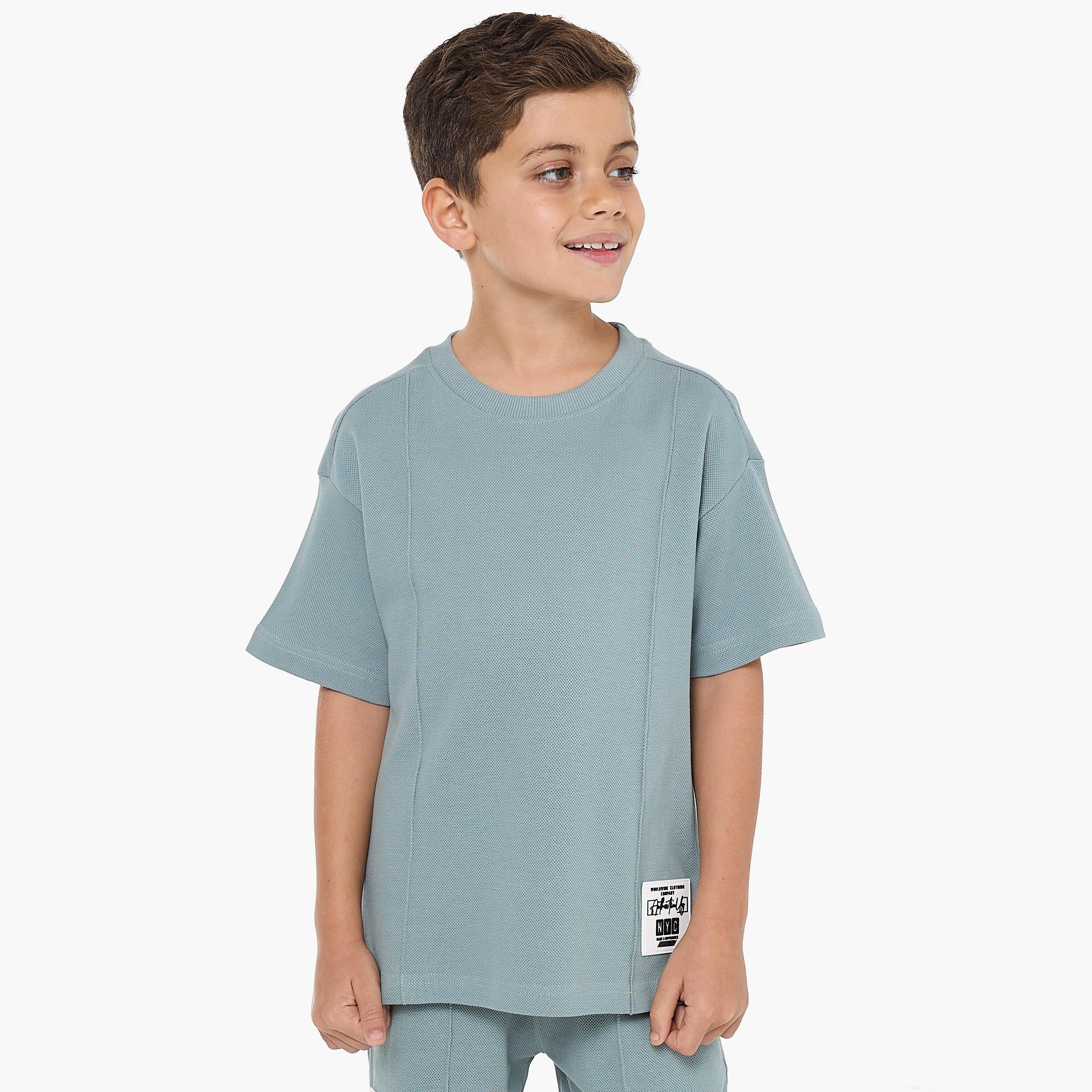 تي شيرت سادة بأكمام قصيرة مع شورت من قطعتين من فيكتور اند جين-boys-clothing-setsandcoords-image-3