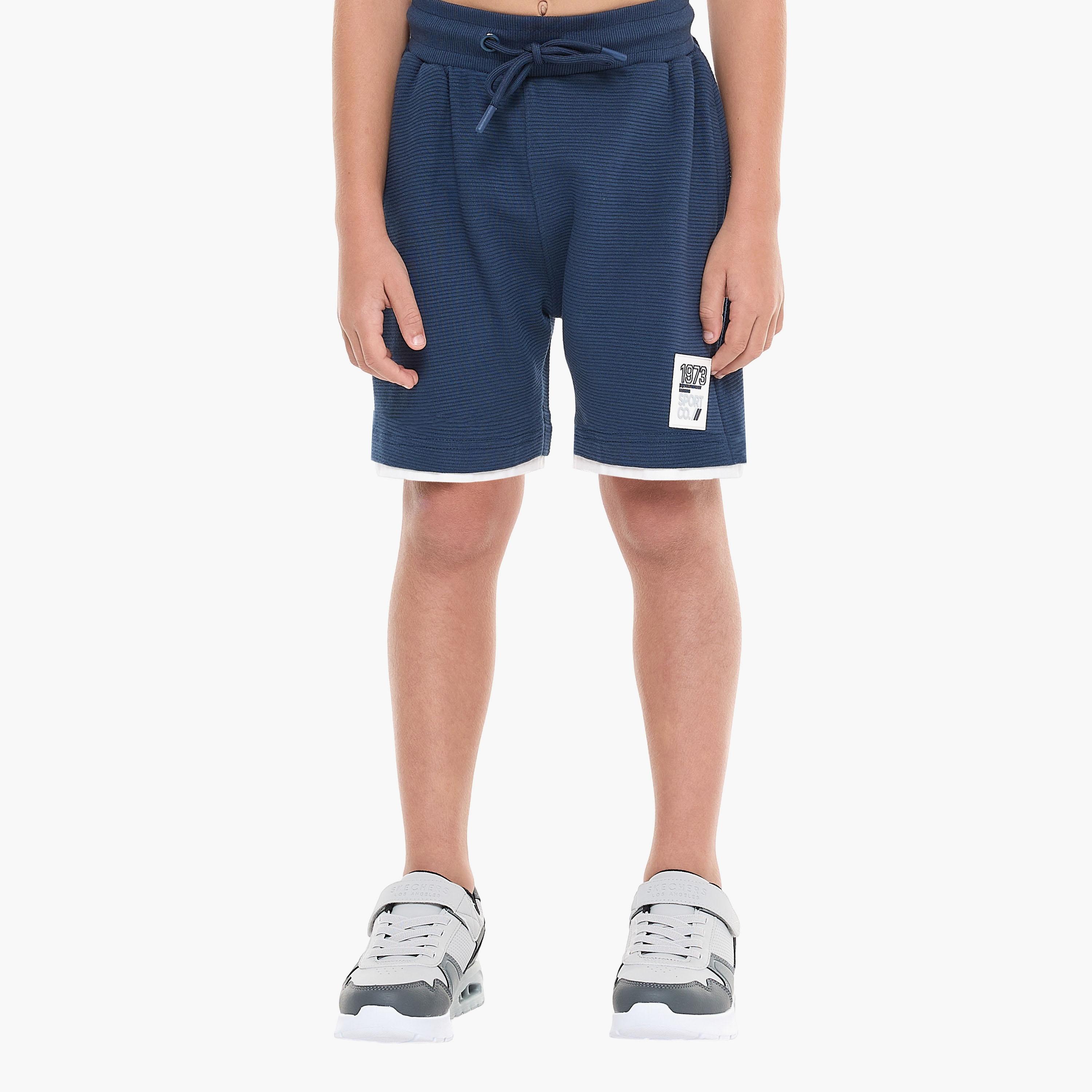 تي شيرت سادة بأكمام قصيرة مع شورت من قطعتين من فيكتور اند جين-boys-clothing-setsandcoords-image-5