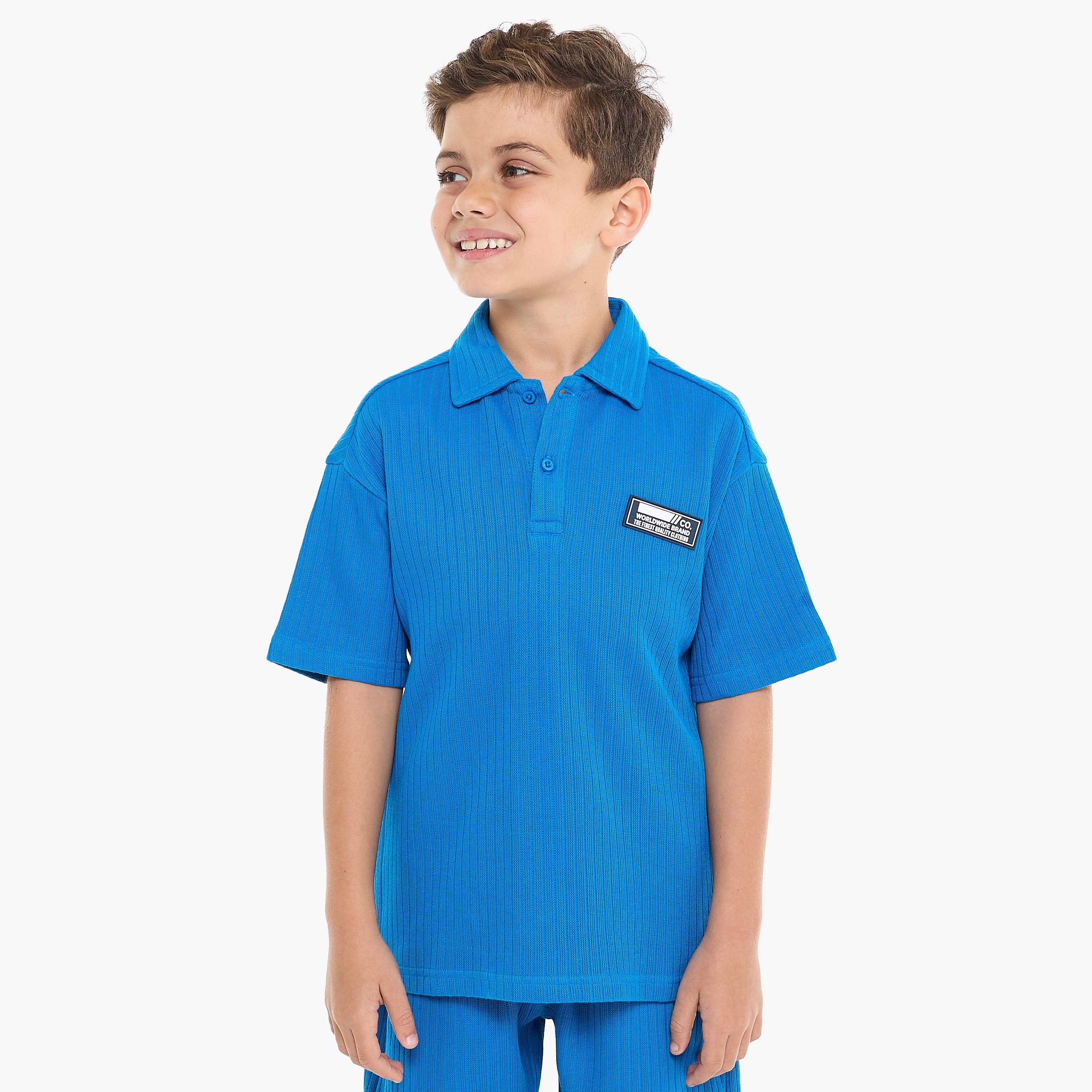 تي شيرت بأكمام قصيرة ومزخرف مع شورت من قطعتين من فيكتور اند جين-boys-clothing-setsandcoords-image-3