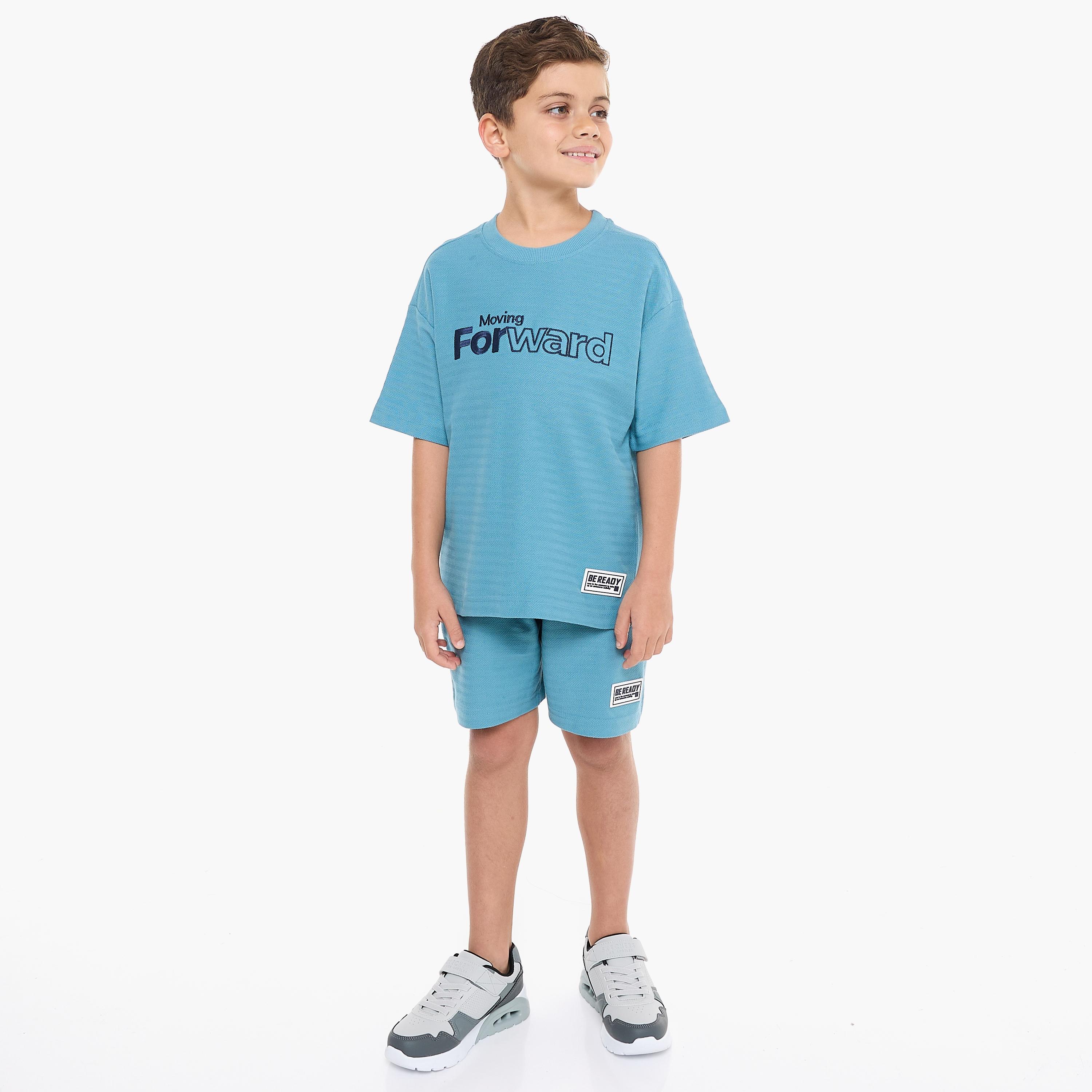 تي شيرت مطرز بأكمام قصيرة مع شورت من قطعتين من فيكتور اند جين-boys-clothing-setsandcoords-image-5