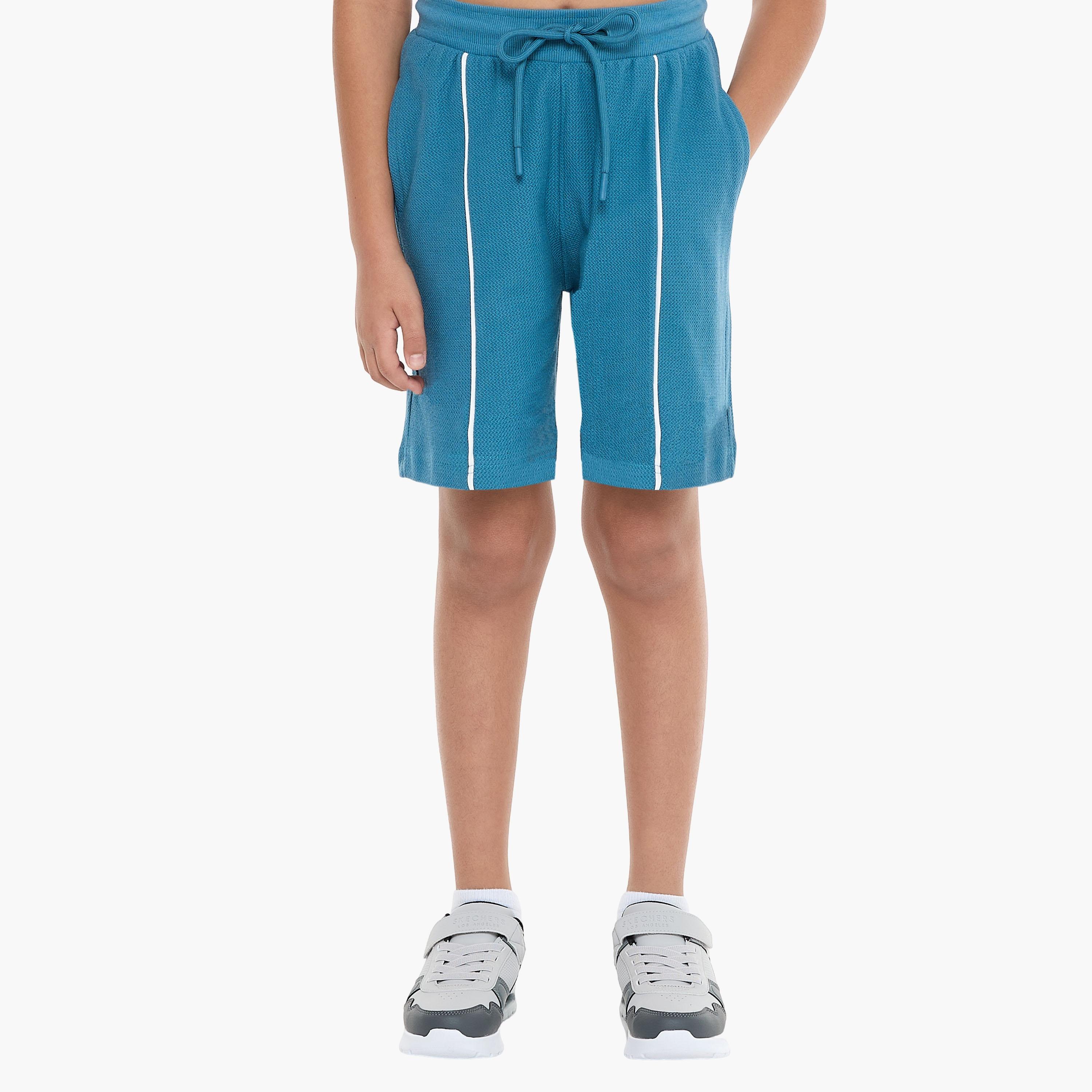 تي شيرت سادة بأكمام قصيرة مع شورت من قطعتين من فيكتور اند جين-boys-clothing-setsandcoords-image-4