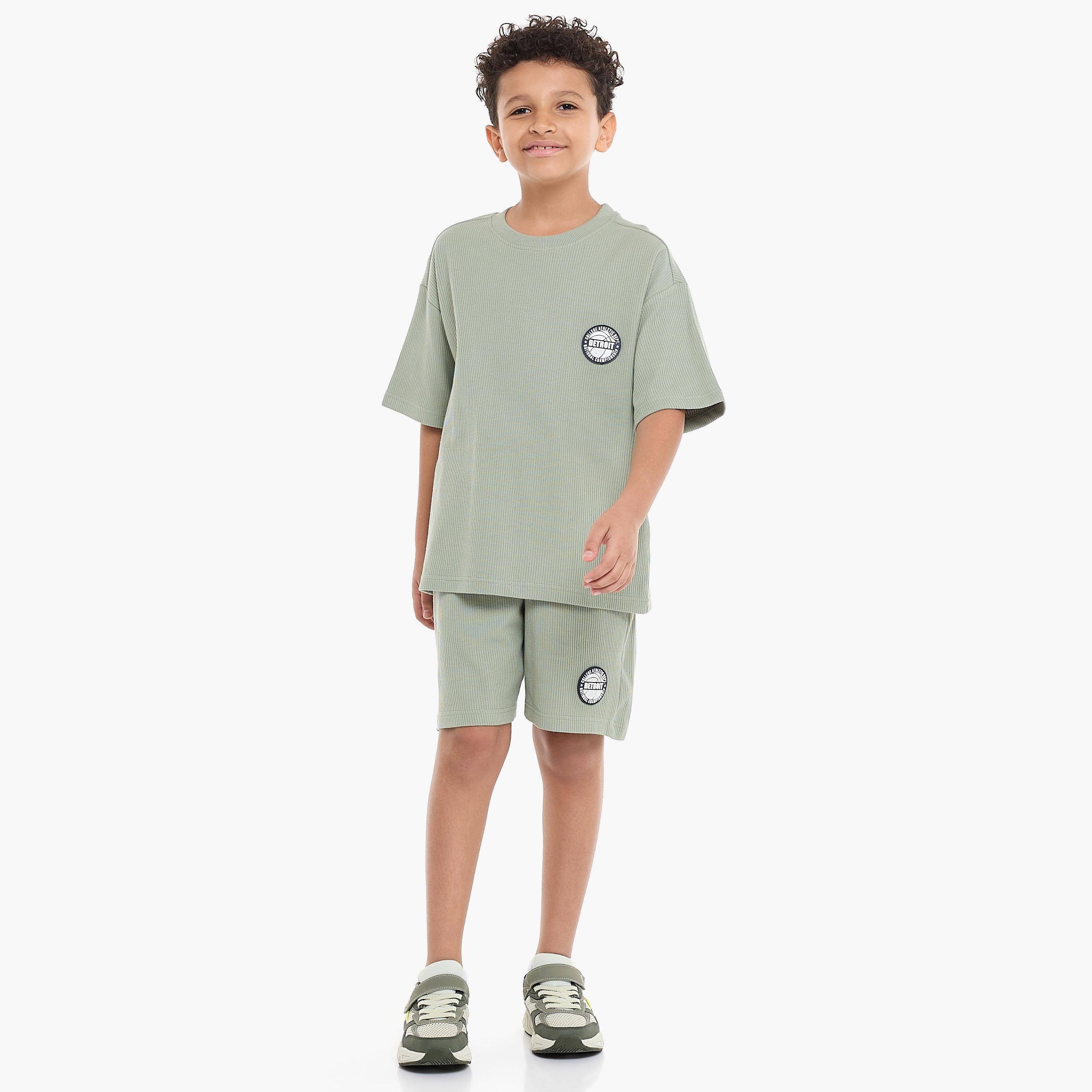 تي شيرت سادة بأكمام قصيرة مع شورت من قطعتين من فيكتور اند جين-boys-clothing-setsandcoords-image-5