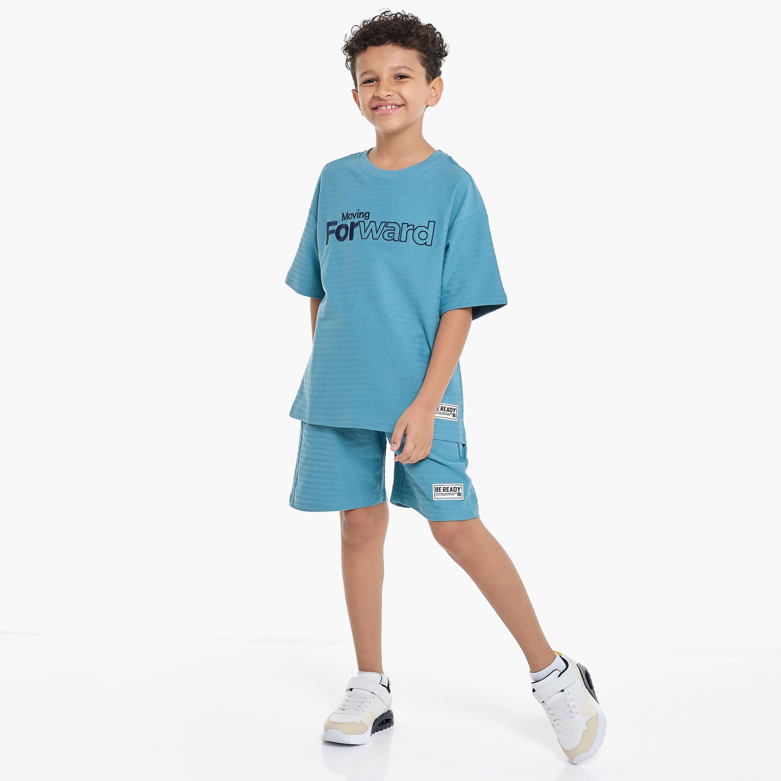تي شيرت مطرز بأكمام قصيرة مع شورت من قطعتين من فيكتور اند جين-boys-clothing-setsandcoords-image-1