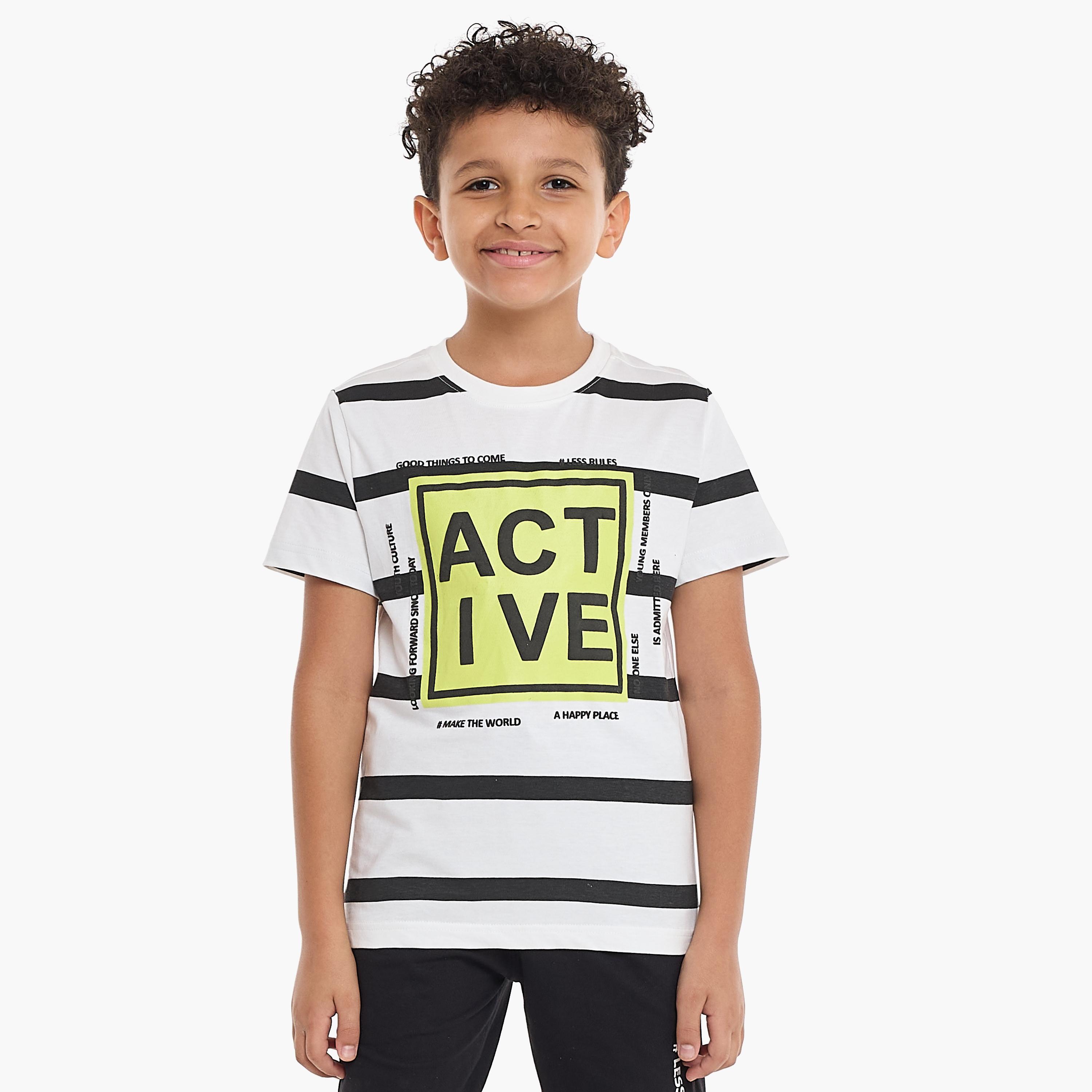 تي شيرت مخطط بأكمام قصيرة مع شورت من قطعتين من فيكتور اند جين-boys-clothing-setsandcoords-image-3