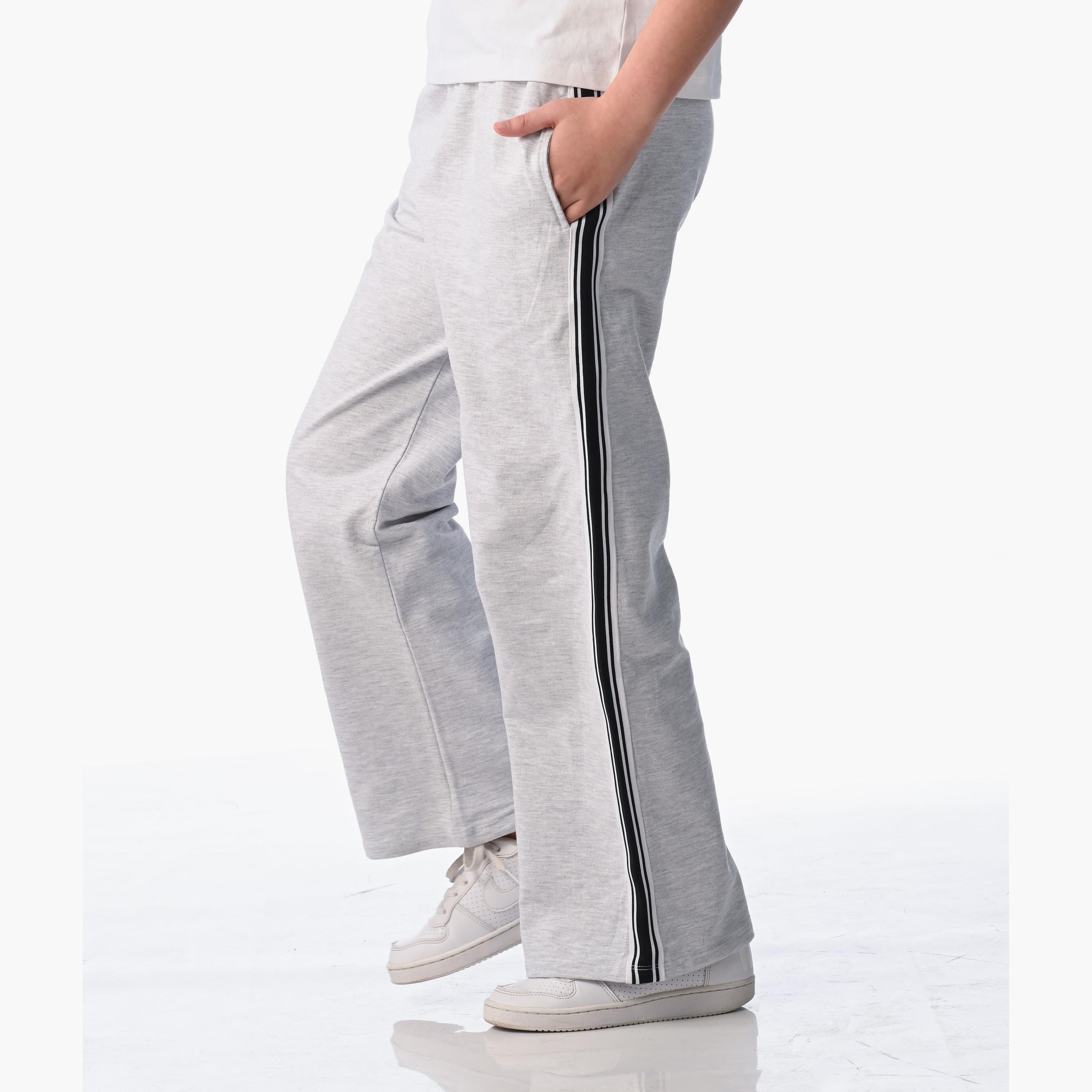 تي شيرت مطبوع بأكمام قصيرة مع بنطلون من قطعتين من فيكتور اند جين-girls-clothing-setsandcoords-image-5