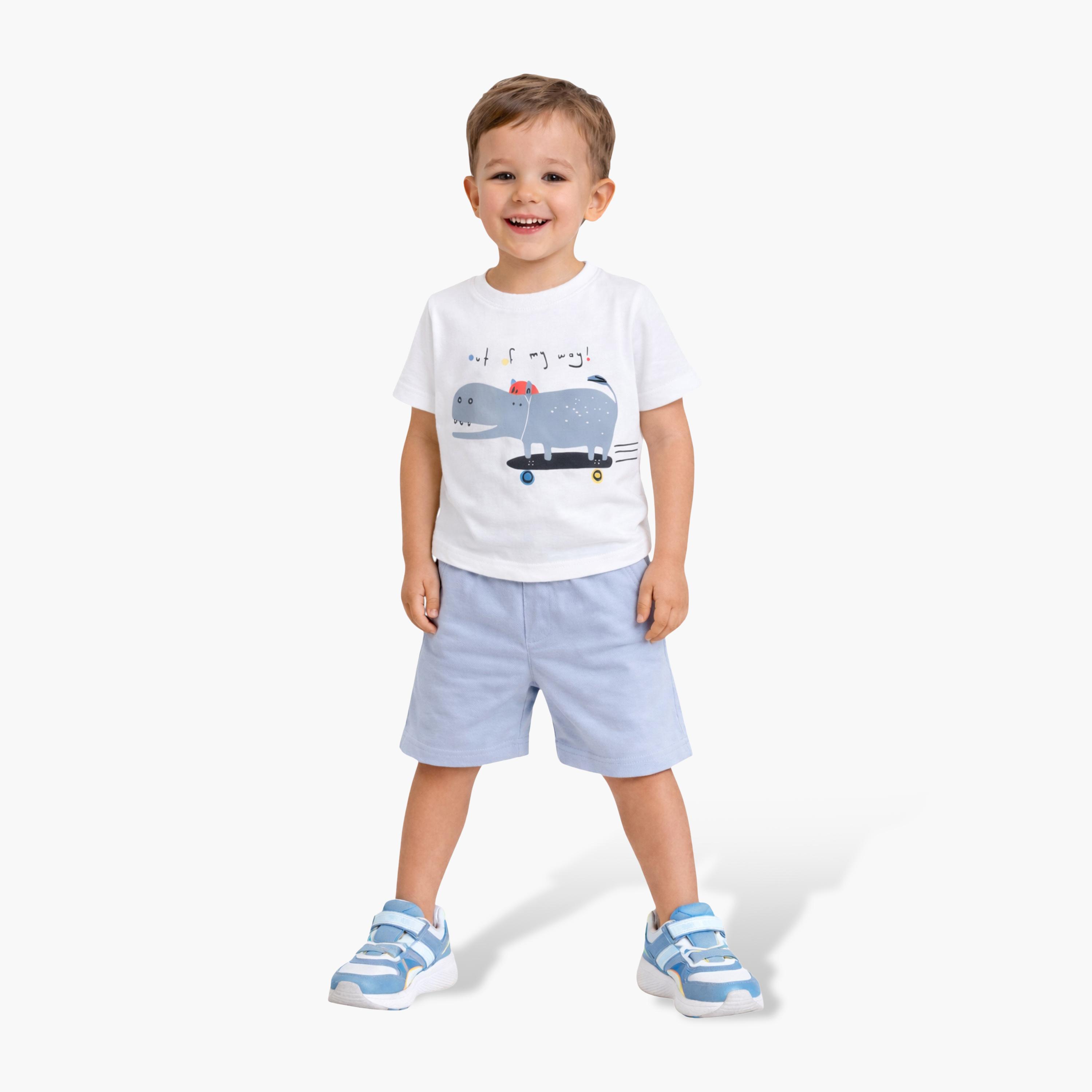 طقم تي شيرت بياقة مستديرة وشورت بطبعة سيد قشطة من فيكتور آند جين-boys-clothing-setsandcoords-image-1