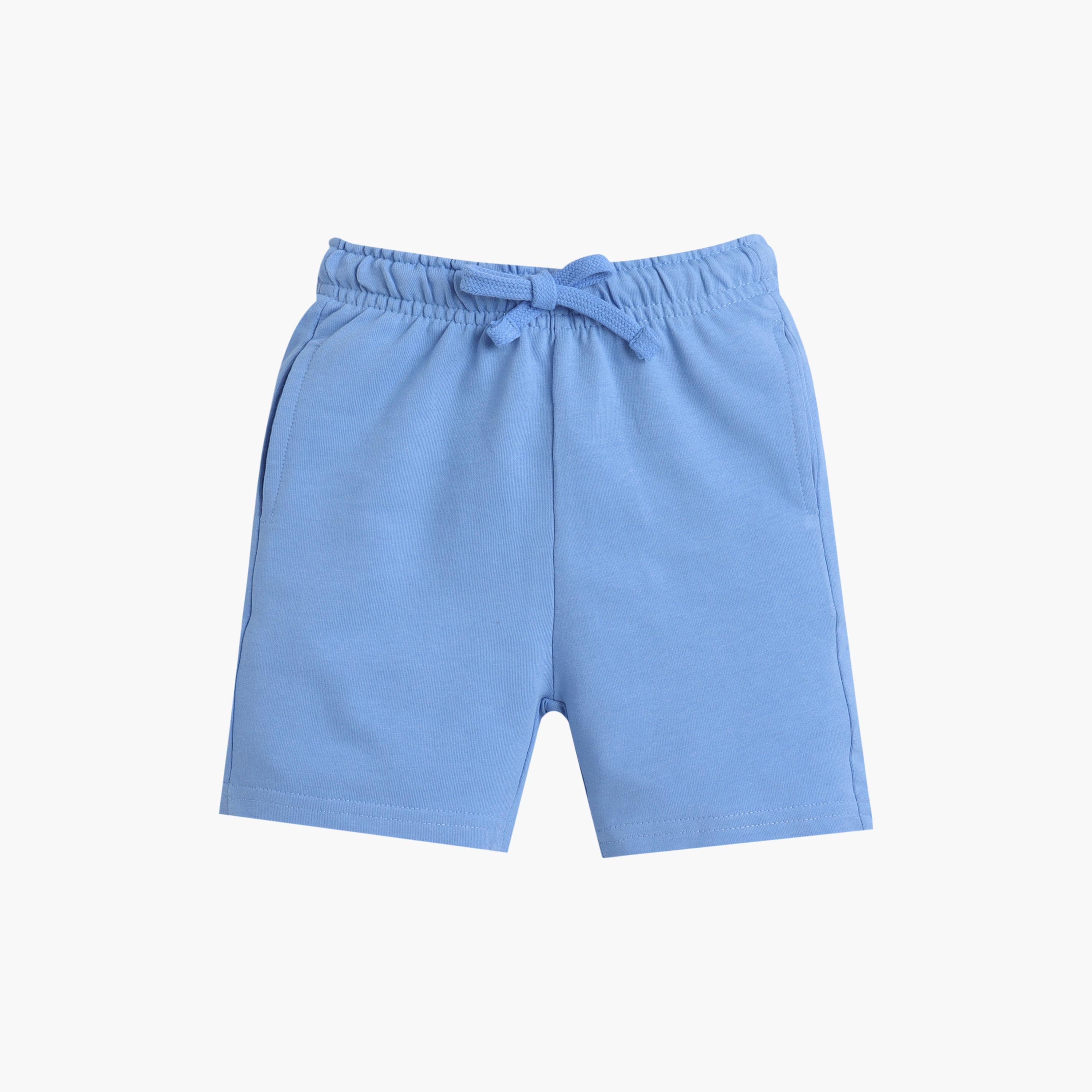 طقم مكون من 4 قطع: تي شيرتات بأكمام قصيرة ورسومات، وبنطلون مع شورت من فيكتور آند جين-boys-clothing-setsandcoords-image-14