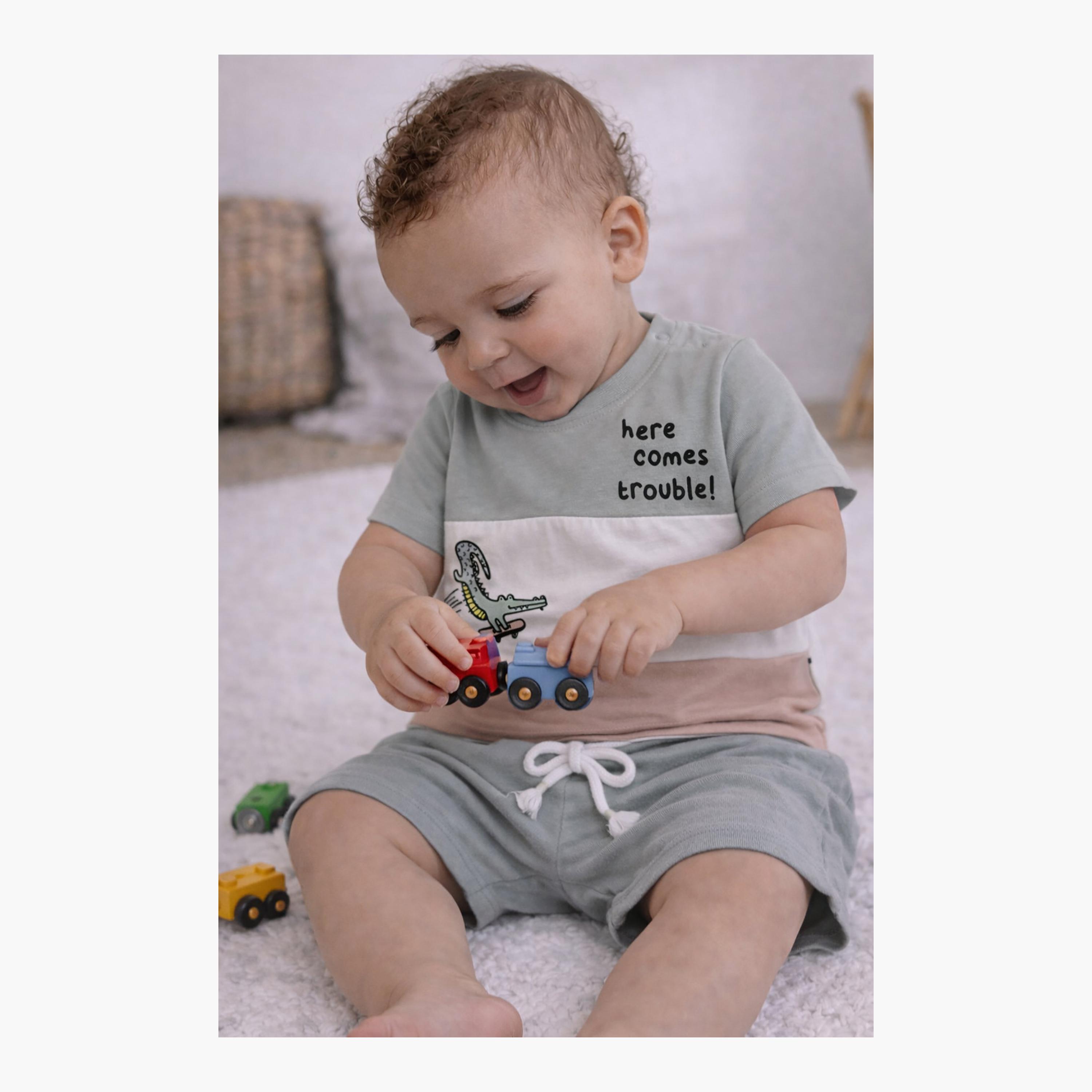 Victor and Jane Crocodile Print Colour-Block T-Shirt & Drawstring Shorts Set-boys-clothing-setsandcoords-image-5