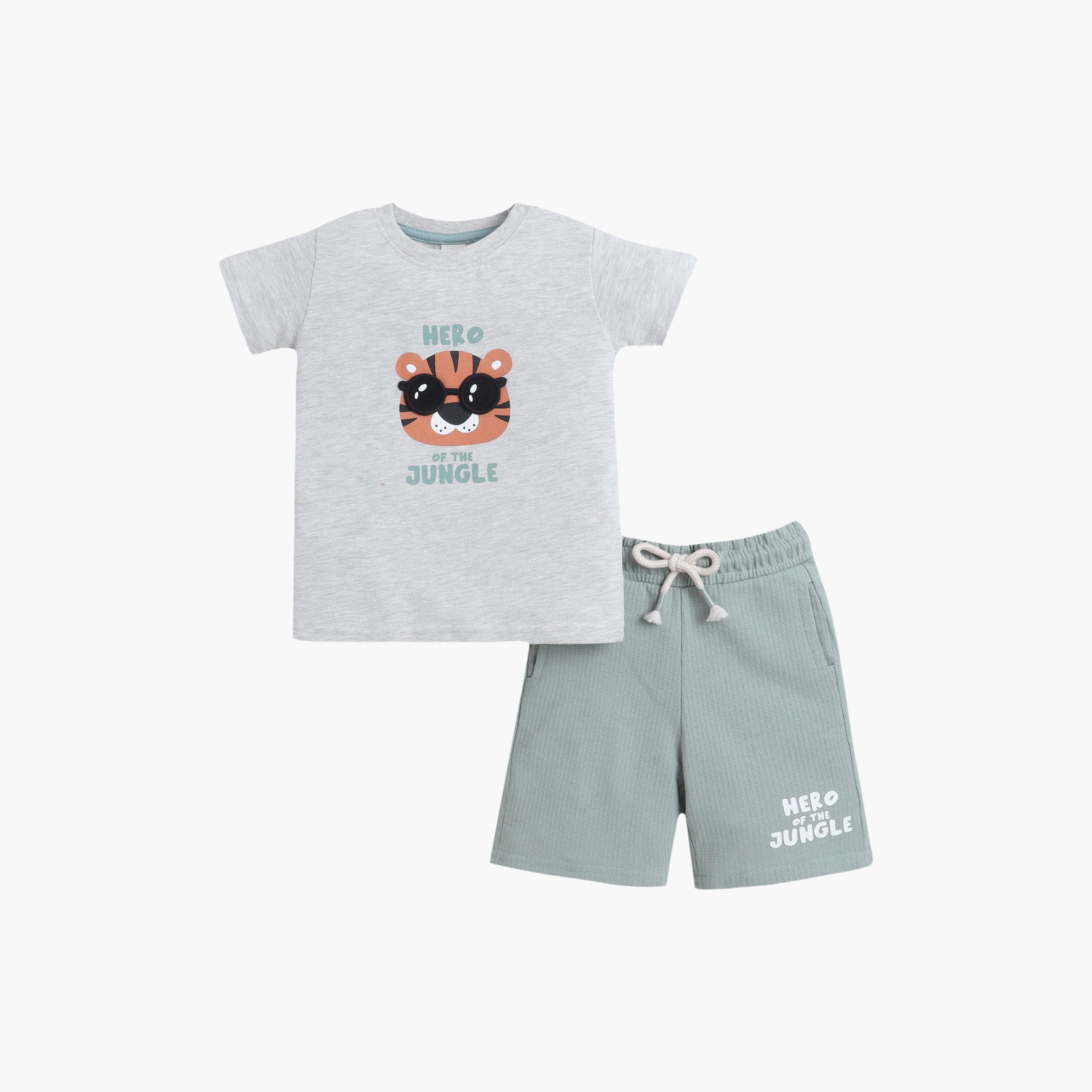 طقم تي شيرت برسومات "بطل الغابة" وشورت من فيكتور آند جين-boys-clothing-setsandcoords-image-1