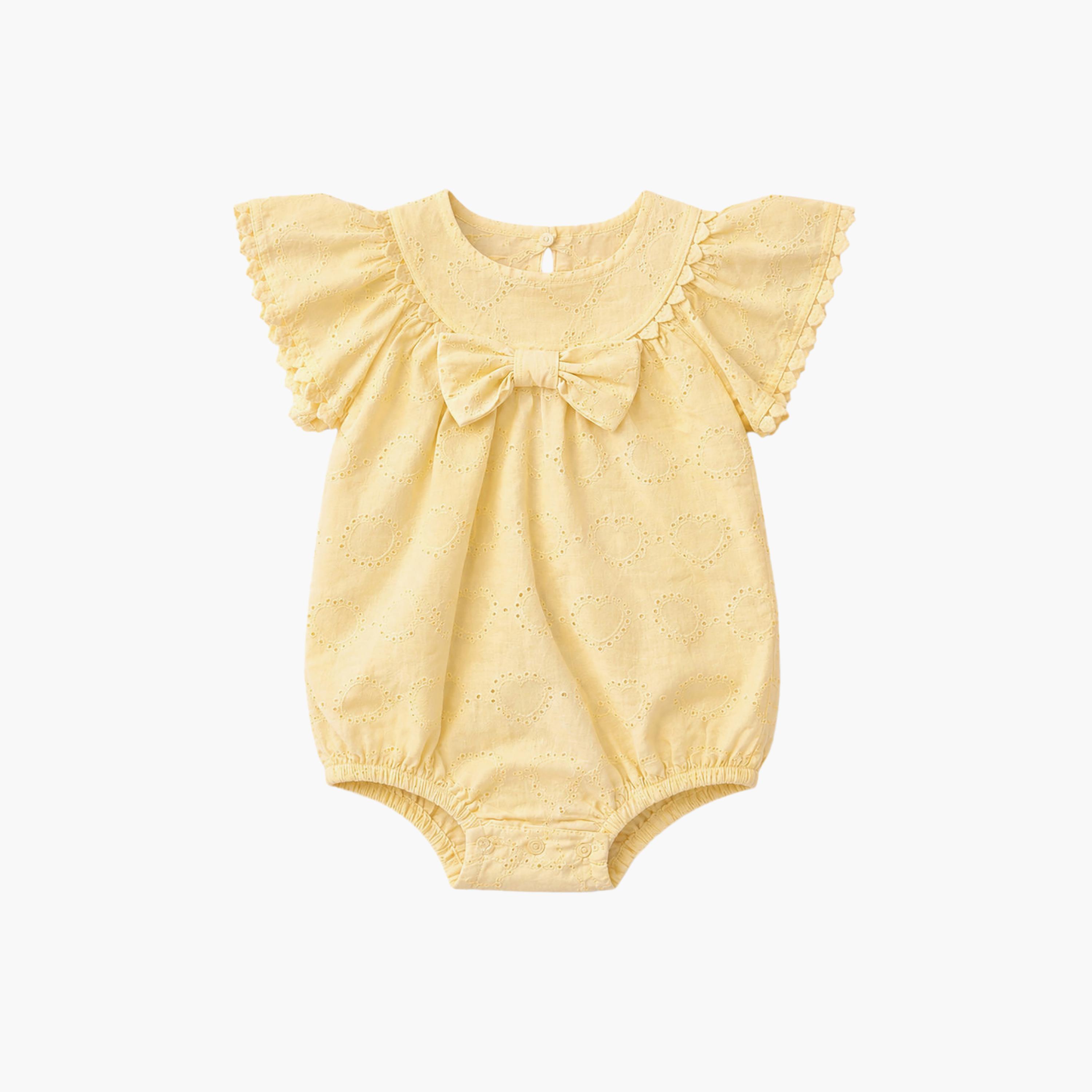 طقم رومبير قطن بتطريز مفرغ شكل قلوب مع عصبة رأس ونظارة شمسية من فيكتور آند جين-baby-girls-clothing-rompers-image-5
