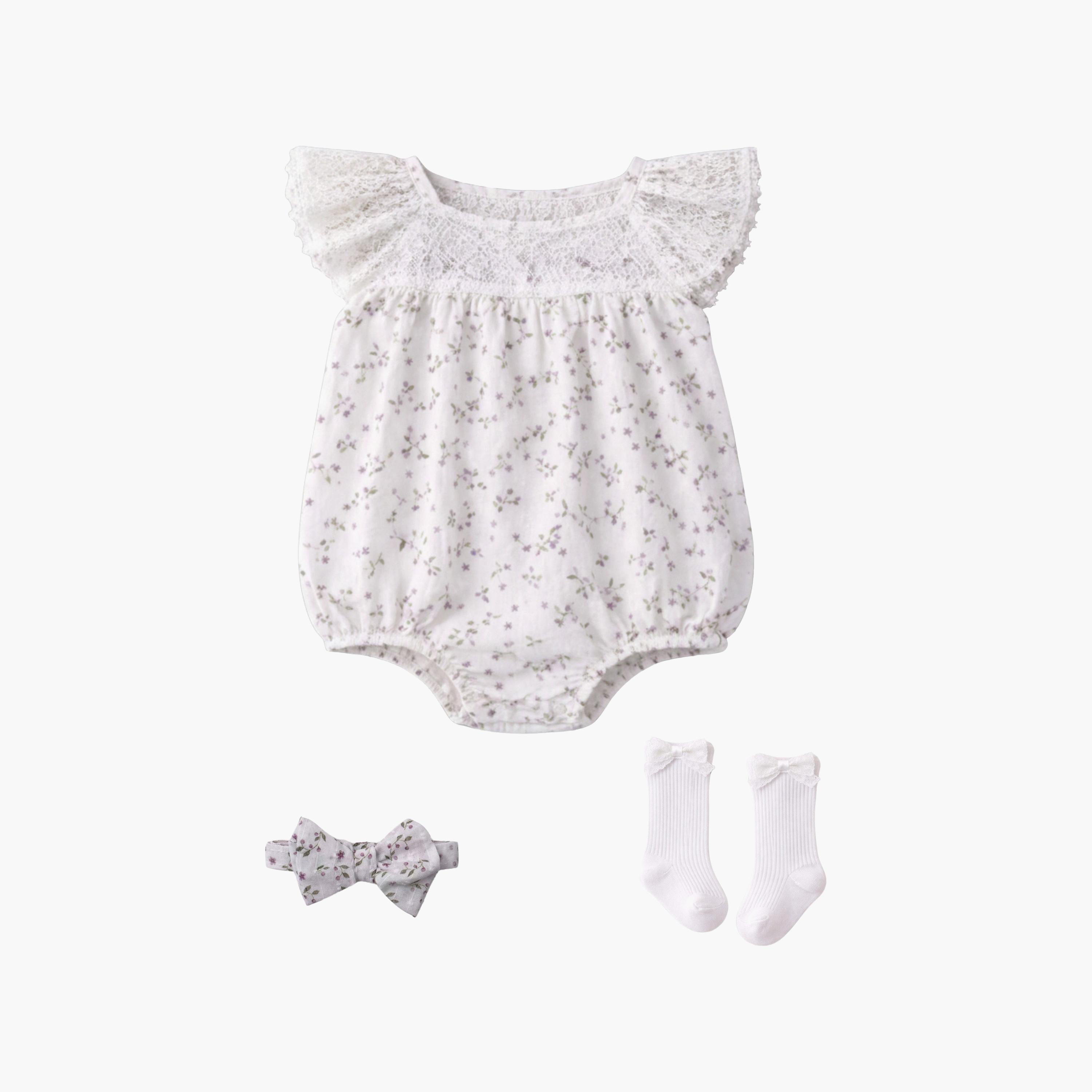 طقم رومبير بنقشة الزهور وأكمام قصيرة مكشكشة مع عصبة رأس وجوارب من فيكتور آند جين-baby-girls-clothing-rompers-image-4
