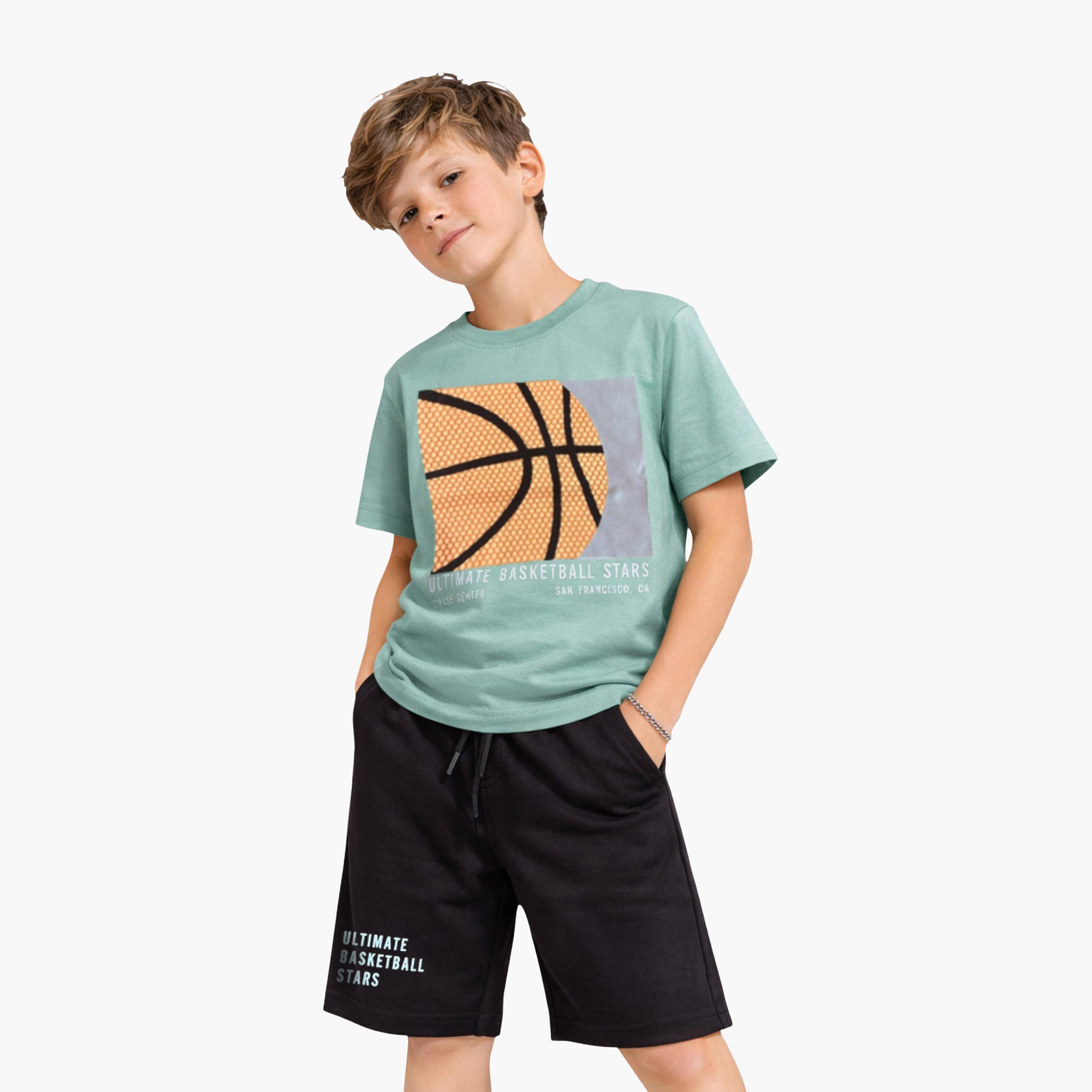طقم تي شيرت برسومات كرة سلة وشورت أسود من فيكتور آند جين-boys-clothing-setsandcoords-image-3