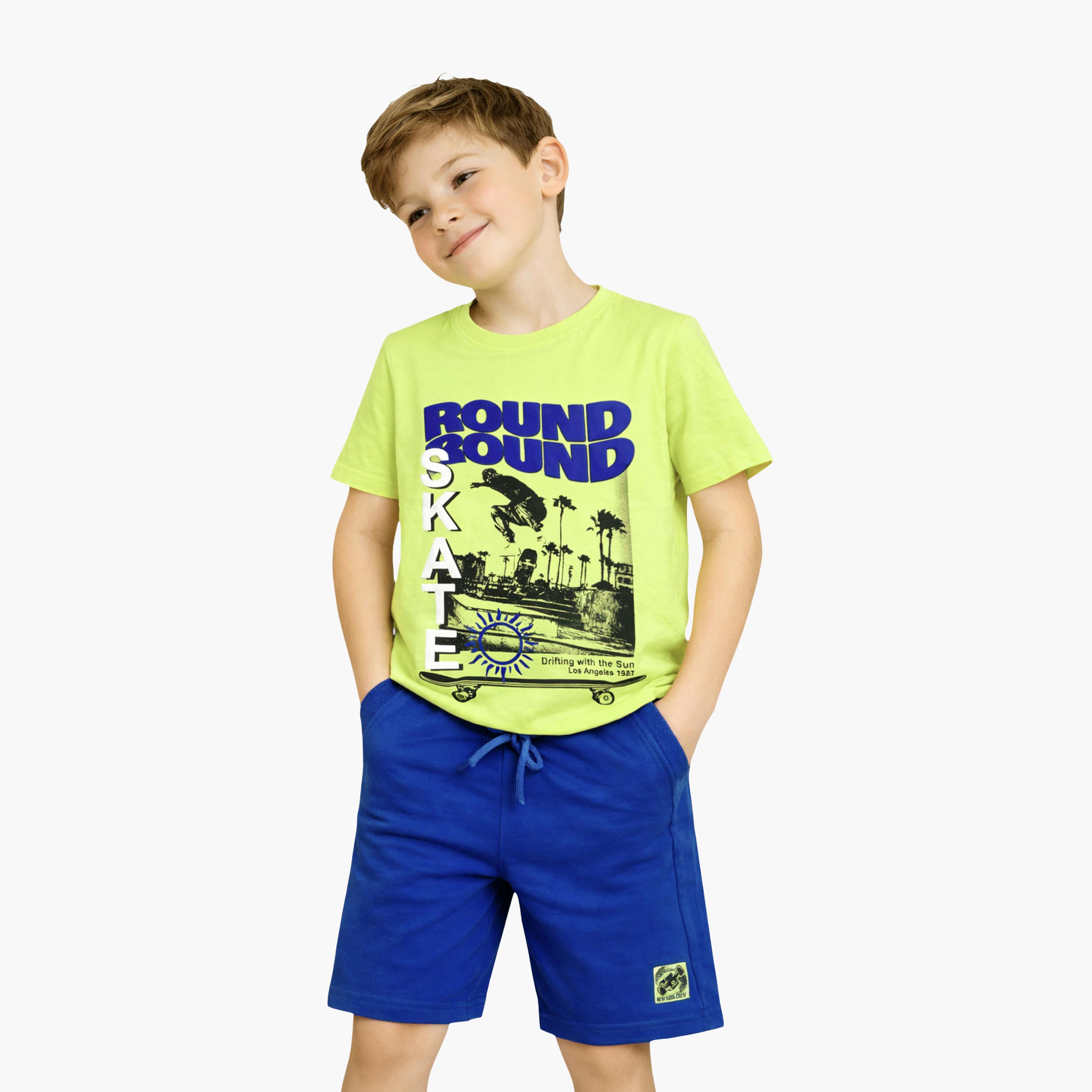 طقم تي شيرت برسومات "Round Sound" وشورت أزرق من فيكتور آند جين-boys-clothing-setsandcoords-image-3
