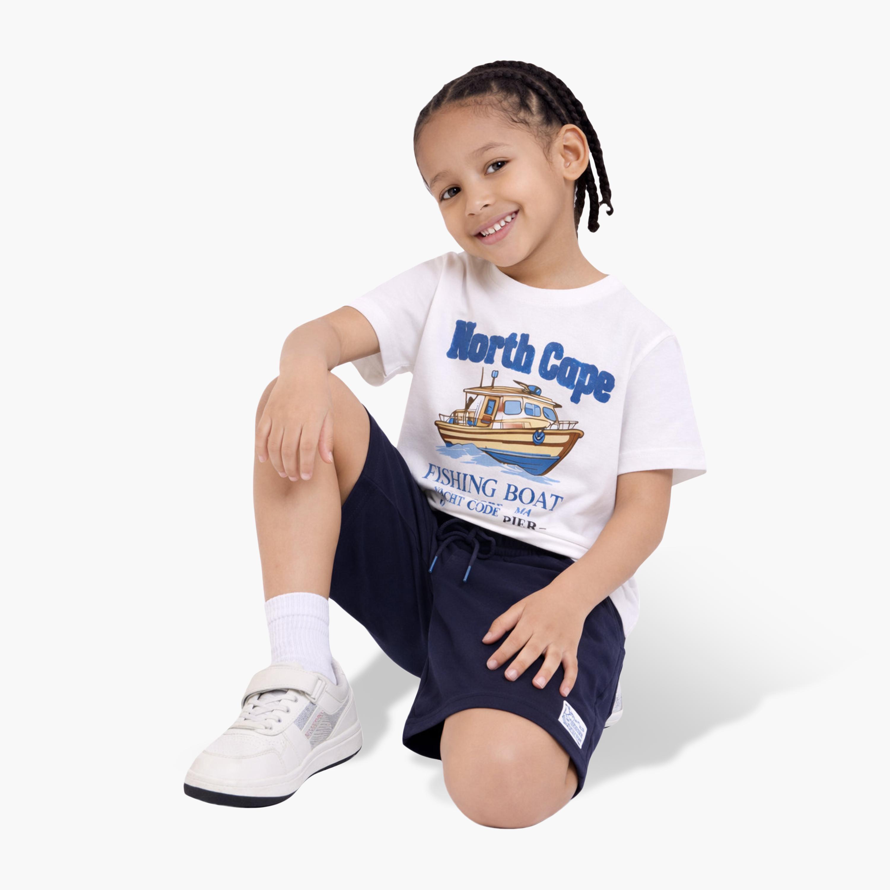 طقم تيشيرت بأكمام نصفية بطبعة بوت وشورت من فيكتور أند جين-boys-clothing-setsandcoords-image-4