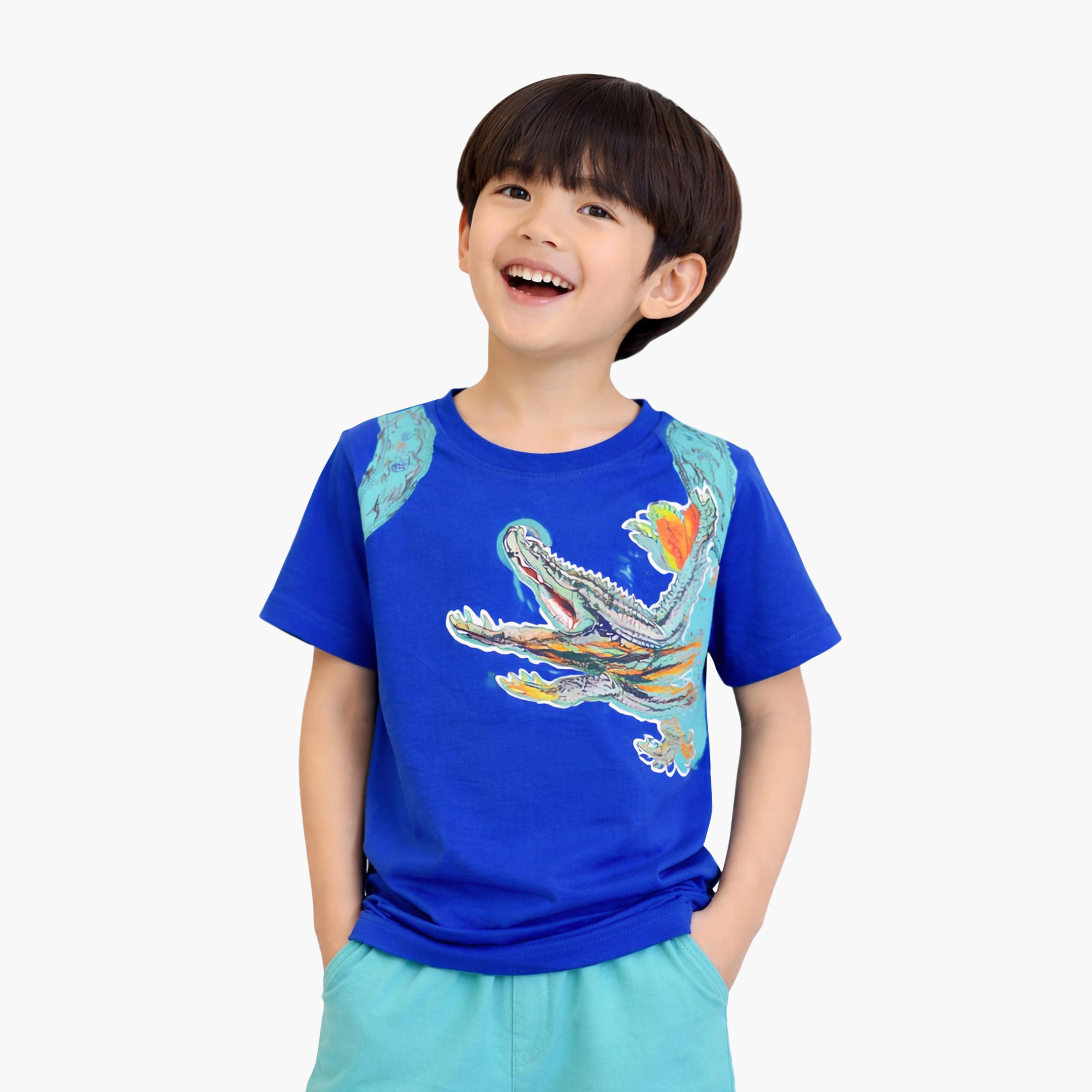 طقم تيشيرت بأكمام نصفية بطبعة كروكودايل غرافيك وشورت من فيكتور أند جين-boys-clothing-setsandcoords-image-3