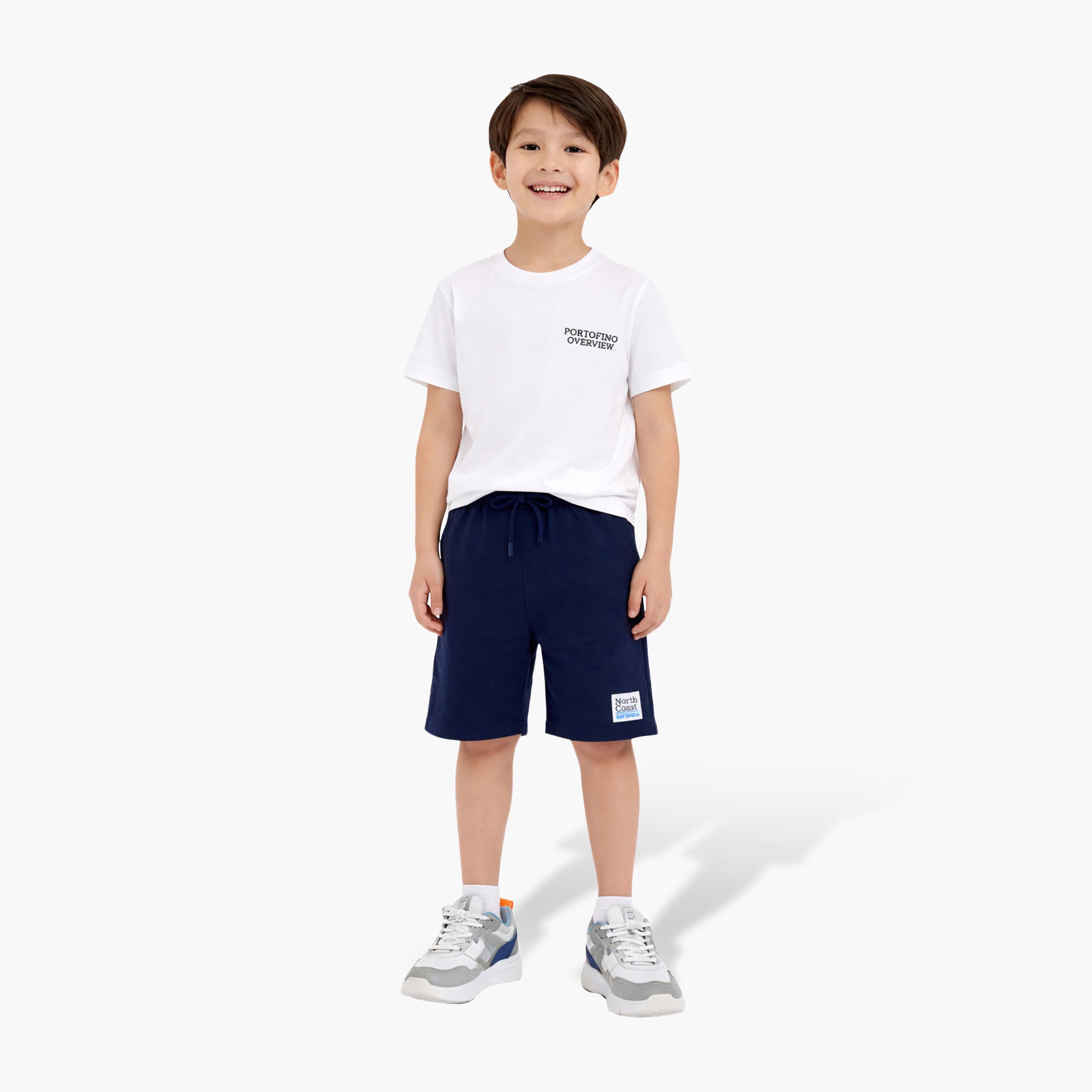 طقم تيشيرت بأكمام نصفية بطبعة بورتوفينو سيرف بورد وشورت من فيكتور أند جين-boys-clothing-setsandcoords-image-1
