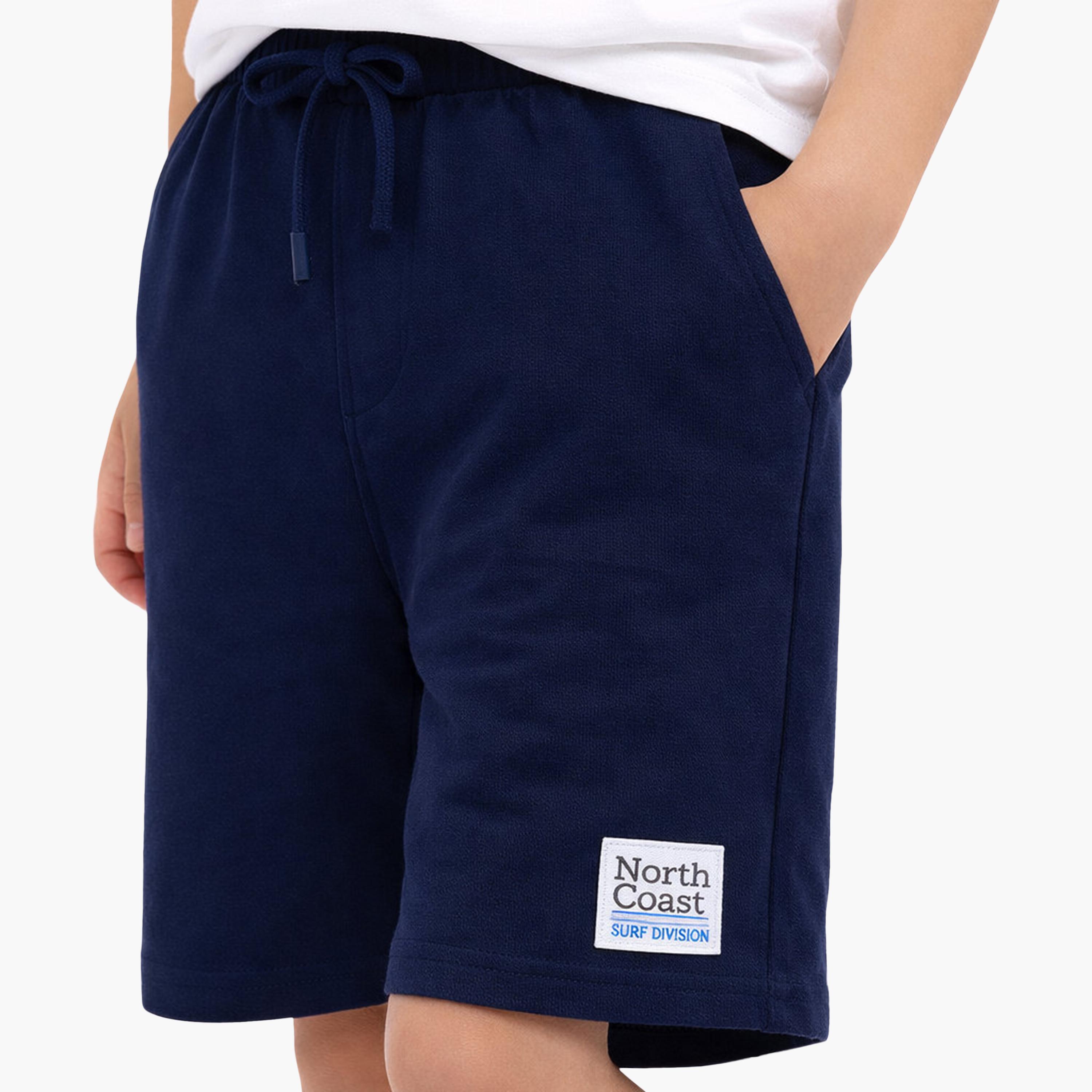 طقم تيشيرت بأكمام نصفية بطبعة بورتوفينو سيرف بورد وشورت من فيكتور أند جين-boys-clothing-setsandcoords-image-6