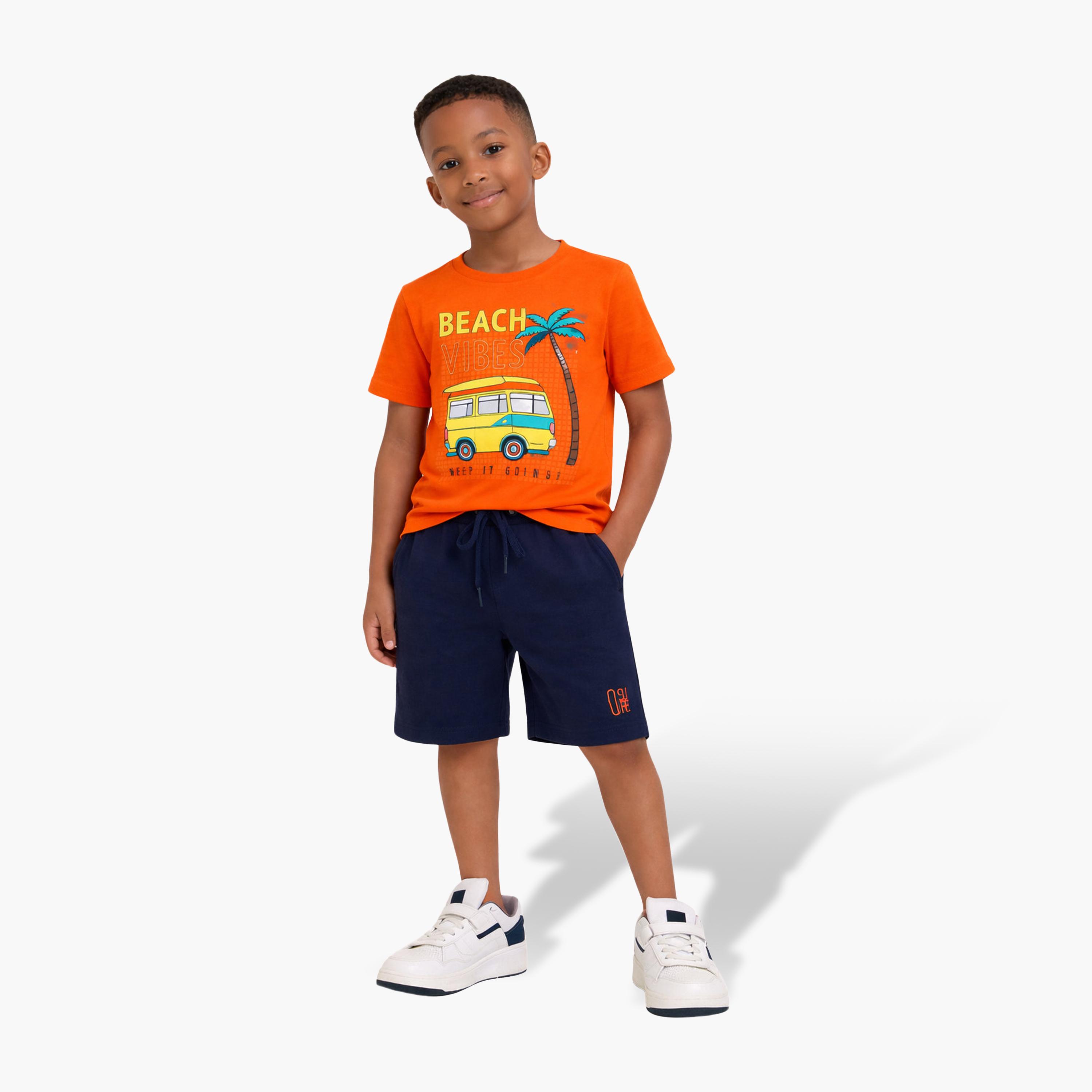 طقم تيشيرت بأكمام نصفية بطبعة بيتش تريب وشورت من فيكتور أند جين-boys-clothing-setsandcoords-image-2
