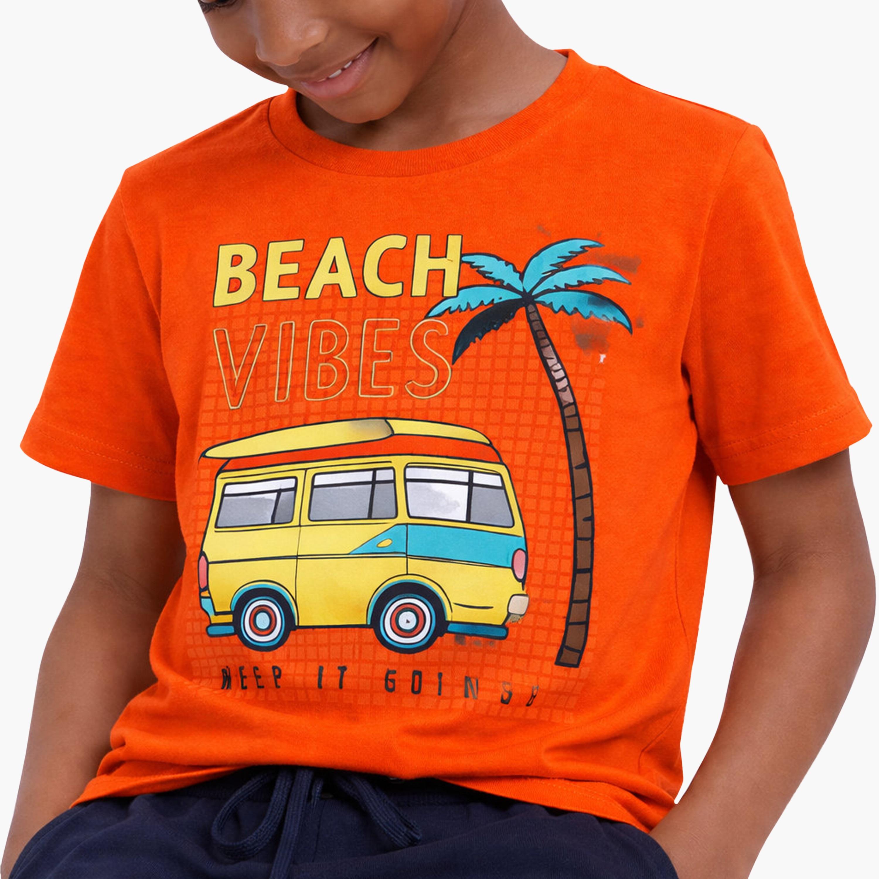 طقم تيشيرت بأكمام نصفية بطبعة بيتش تريب وشورت من فيكتور أند جين-boys-clothing-setsandcoords-image-5