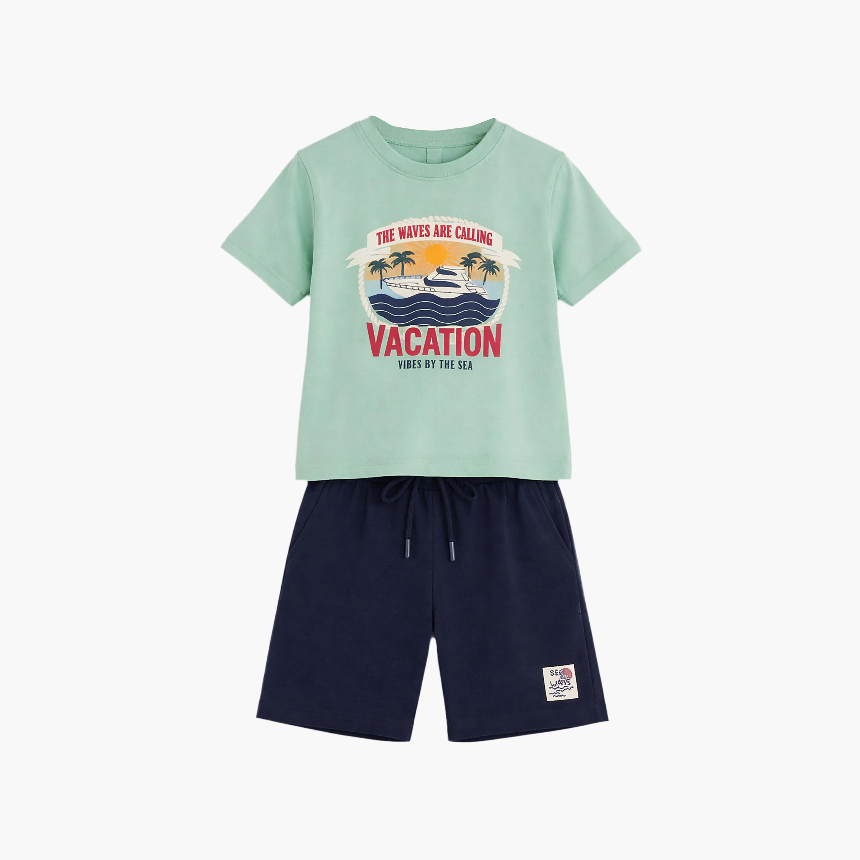 طقم تيشيرت بأكمام نصفية بطبعة فيكيشن وشورت من فيكتور أند جين-boys-clothing-setsandcoords-image-5