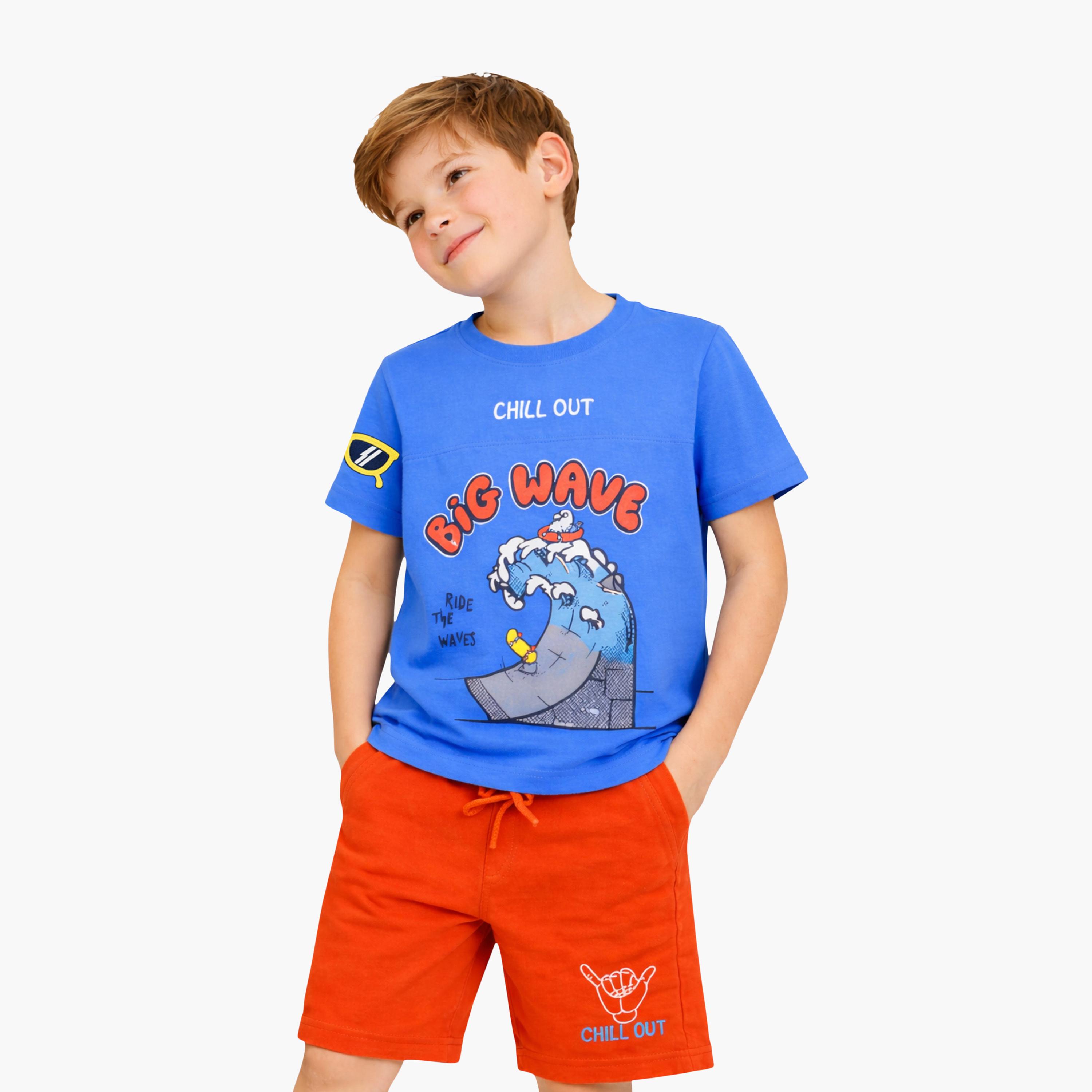 طقم تي شيرت بطبعة موجات الركمجة وشورت برتقالي من فيكتور آند جين-baby-boys-clothing-setsandcoords-image-3