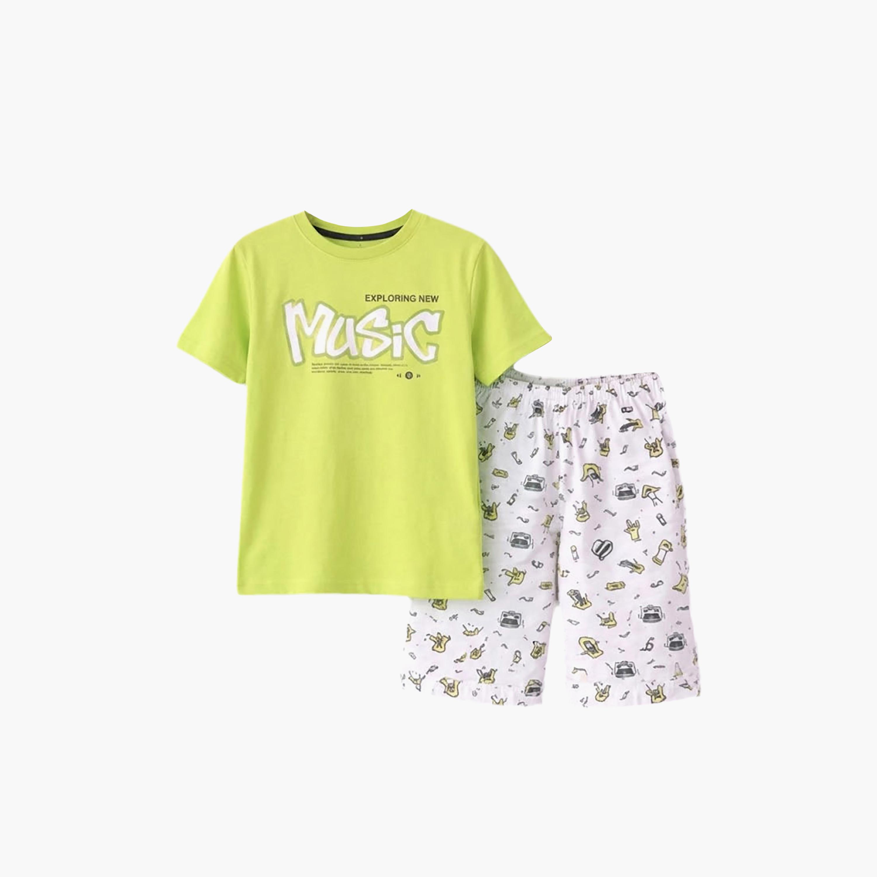 طقم مكون من 4 قطع: تي شيرتات بأكمام قصيرة ورسومات، وبنطلون مع شورت من فيكتور آند جين-boys-clothing-setsandcoords-image-8