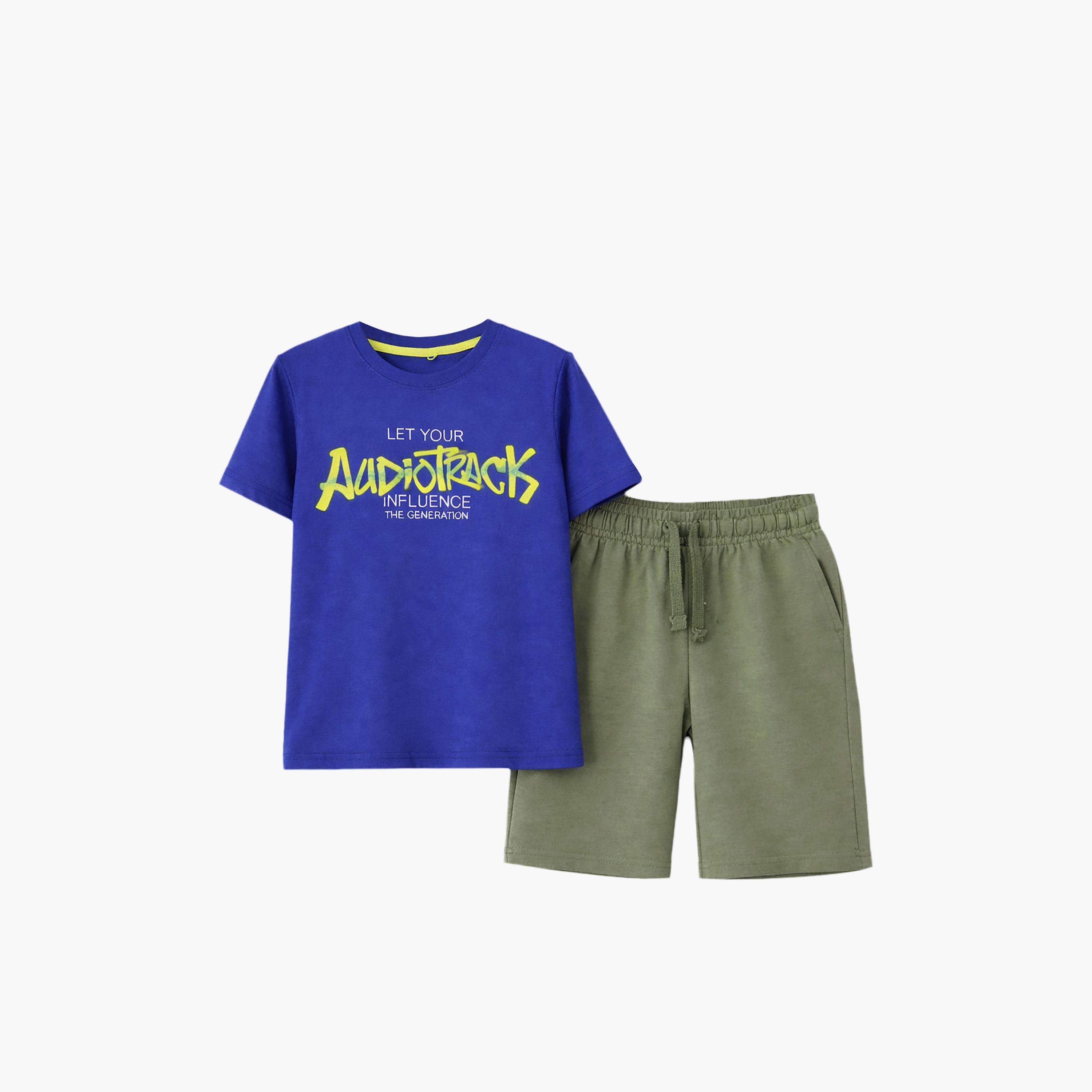 طقم مكون من 4 قطع: تي شيرتات بأكمام قصيرة ورسومات، وبنطلون مع شورت من فيكتور آند جين-boys-clothing-setsandcoords-image-9