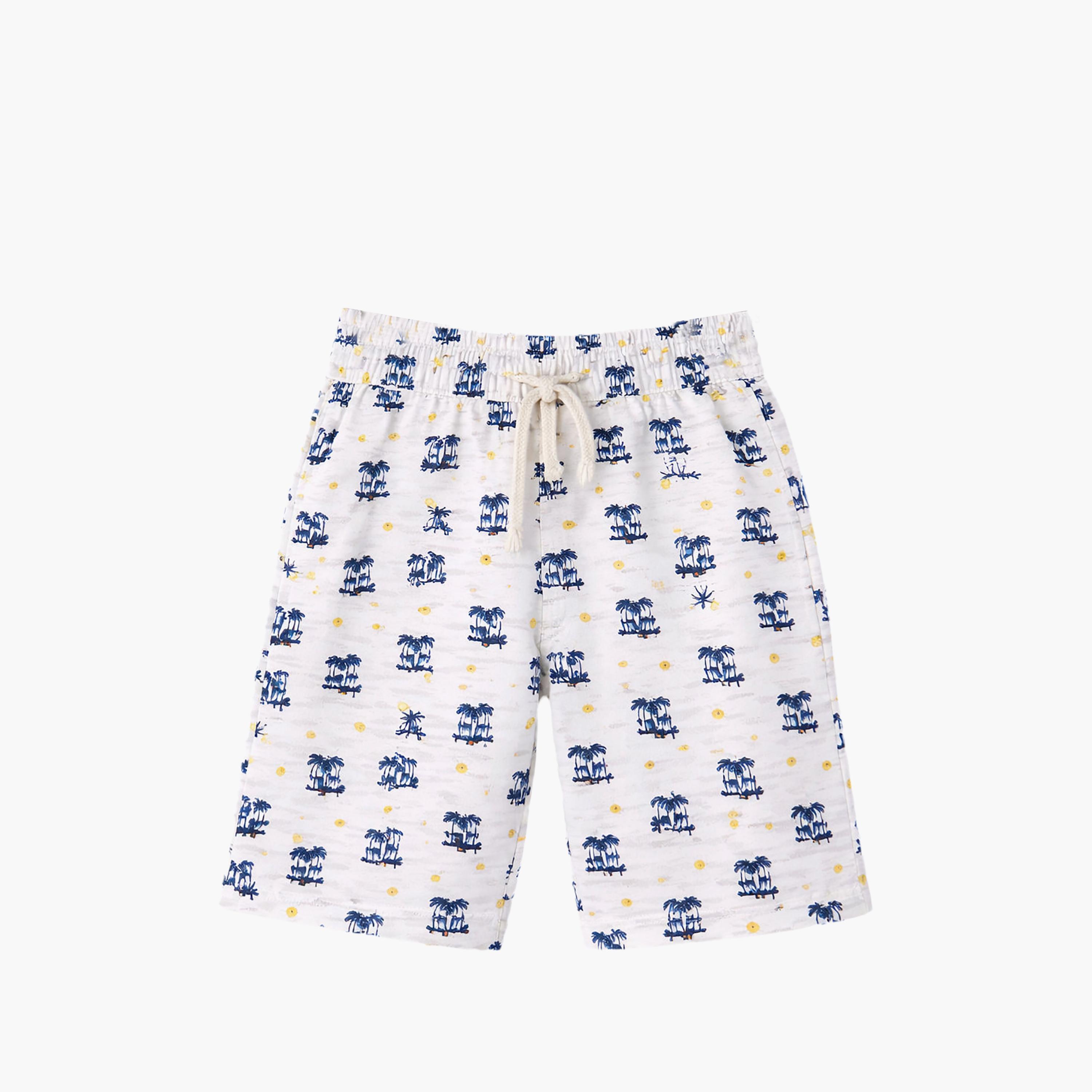 طقم مكون من 4 قطع: تي شيرتات بأكمام قصيرة ورسومات، وبنطلون مع شورت من فيكتور آند جين-boys-clothing-setsandcoords-image-10