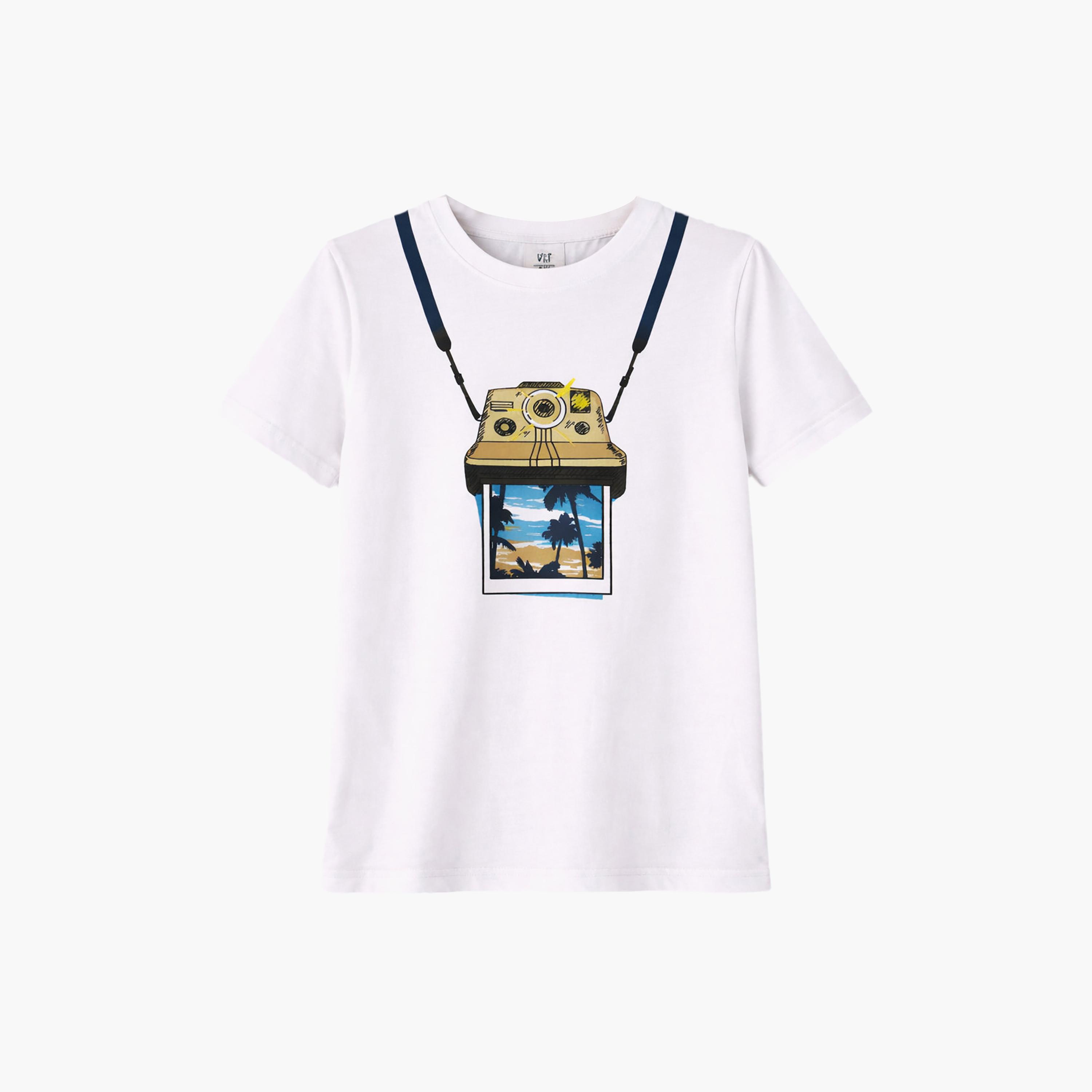طقم مكون من 4 قطع: تي شيرتات بأكمام قصيرة ورسومات، وبنطلون مع شورت من فيكتور آند جين-boys-clothing-setsandcoords-image-7